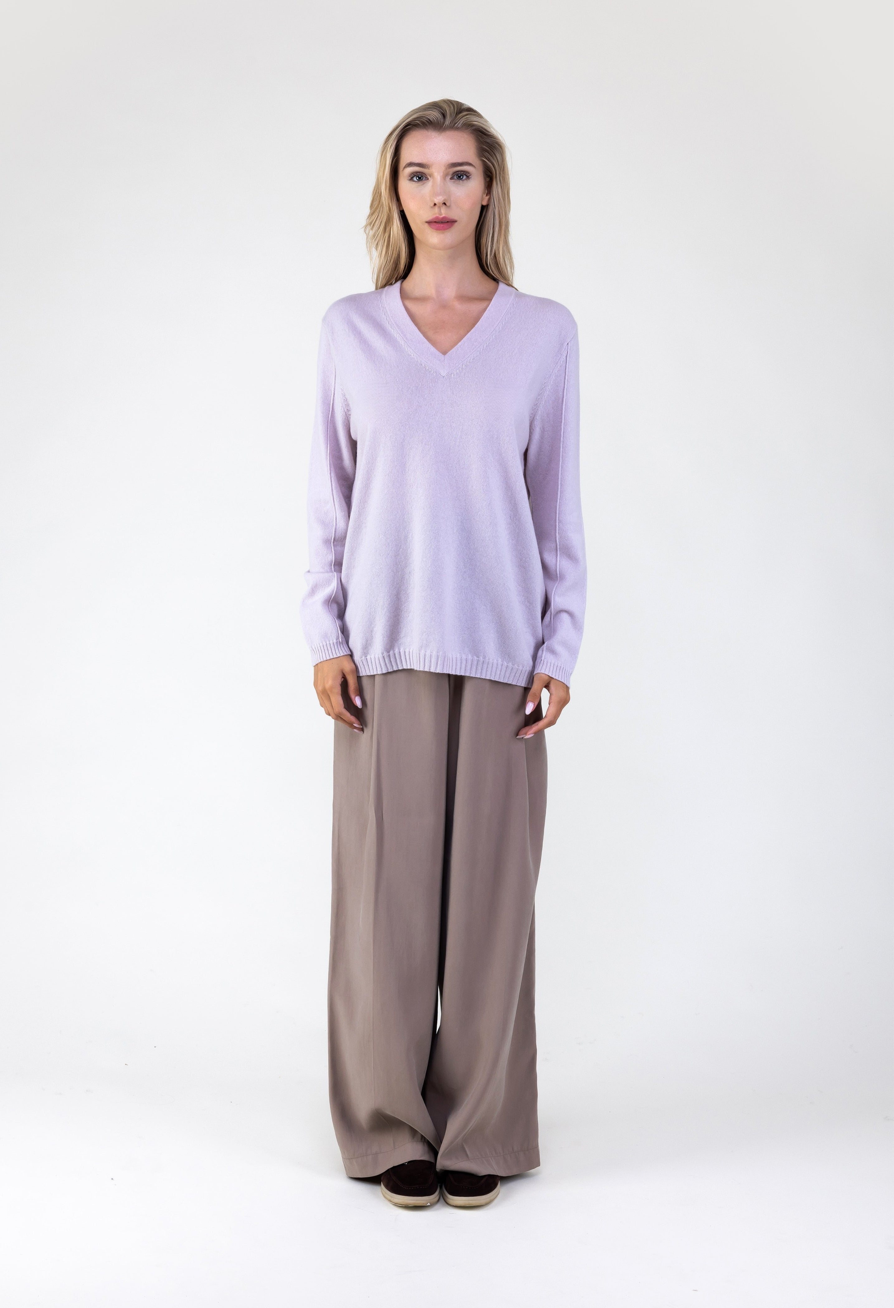 Van Kukil V-Neck Sweater
