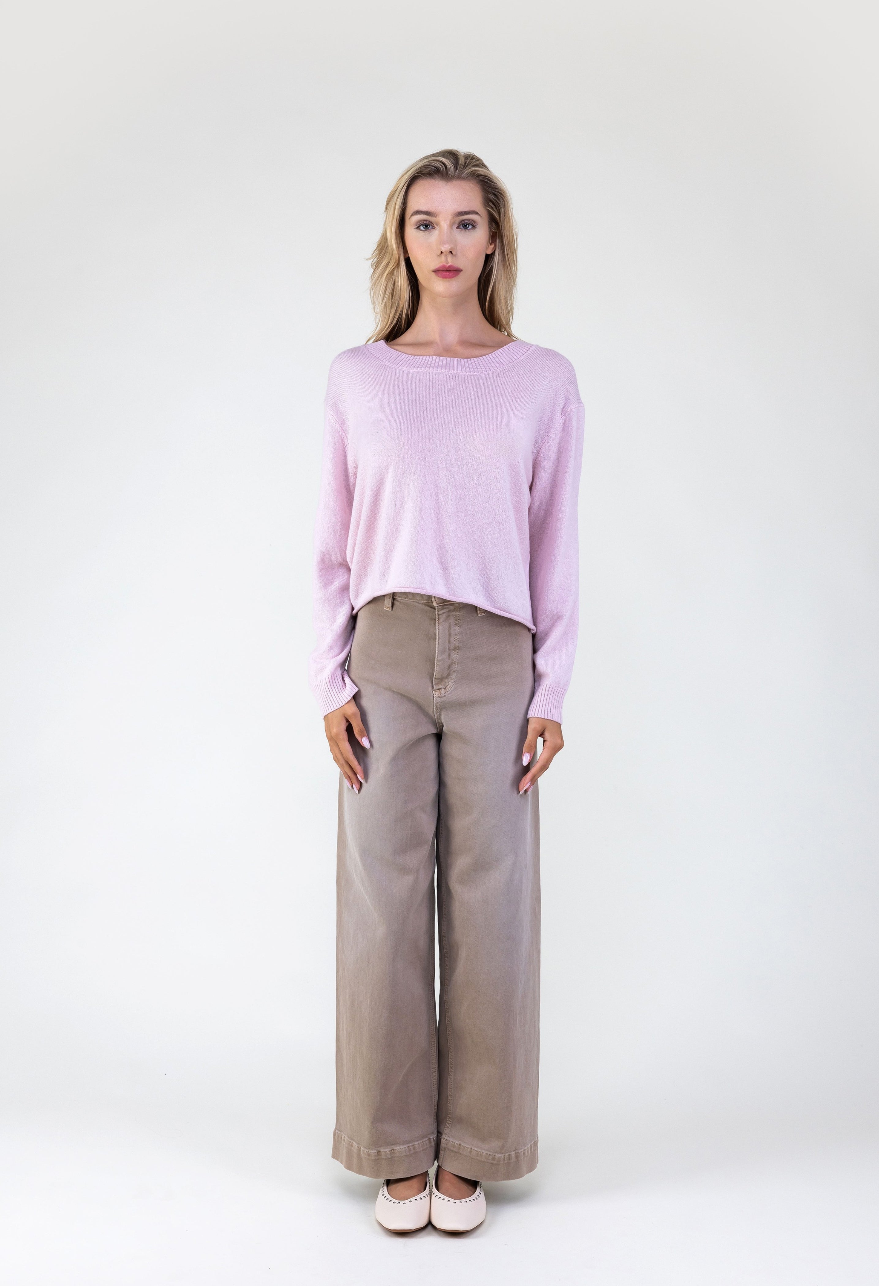 Van Kukil Lightweight Crew Neck Sweater