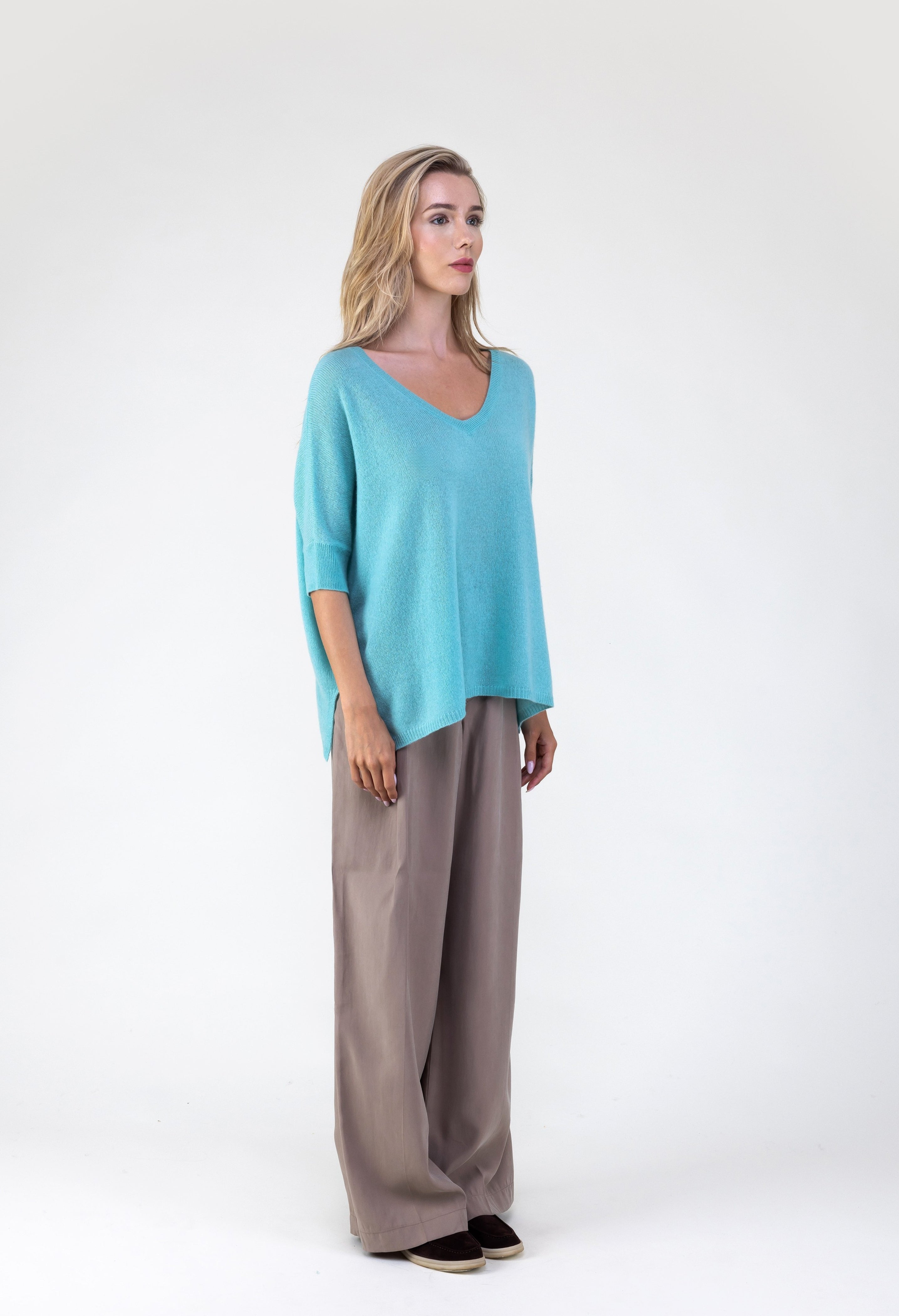 Van Kukil Cashmere Relaxed V-Neck Sweater