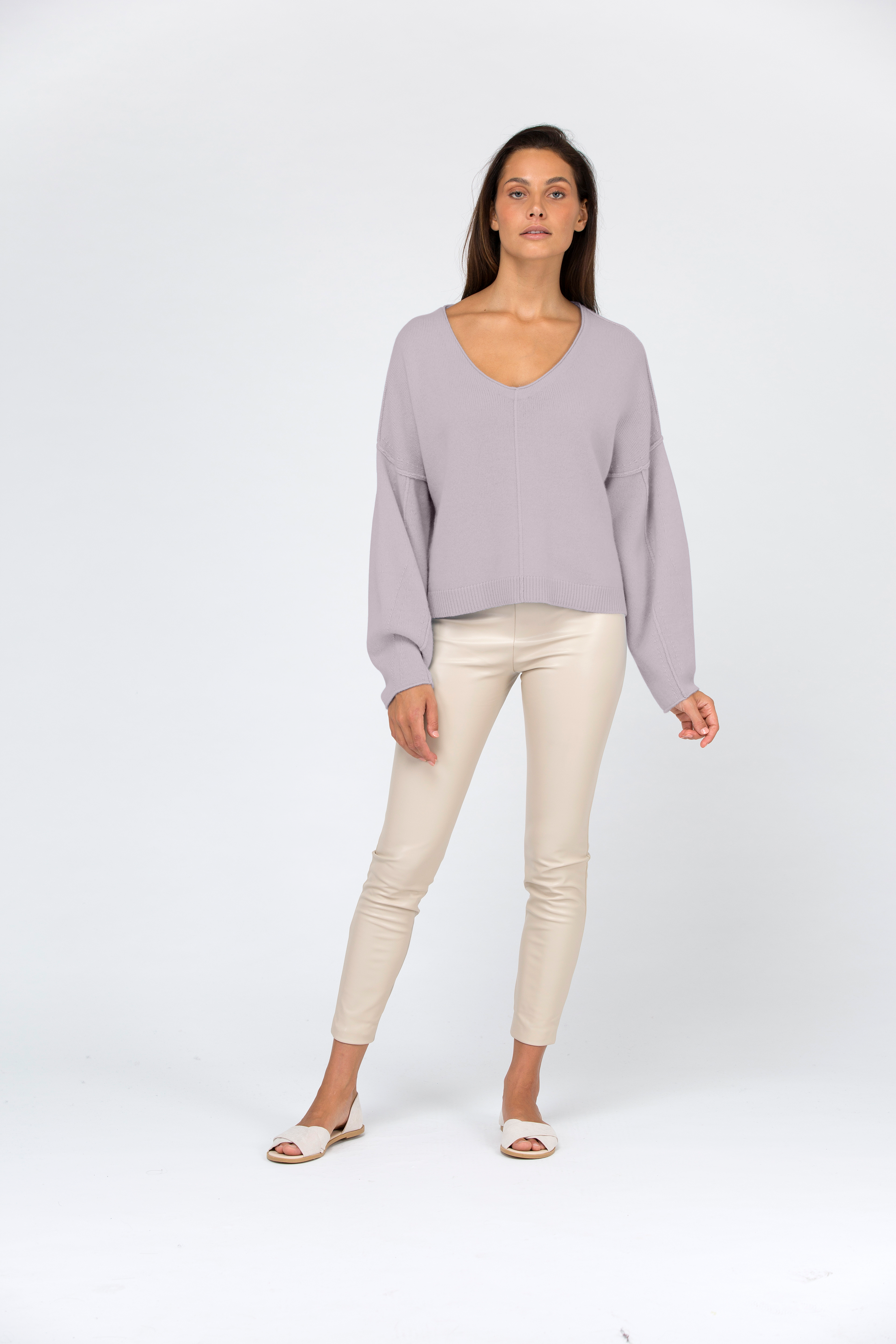 VAN KUKIL V NECK BUTTERFLY JUMPER