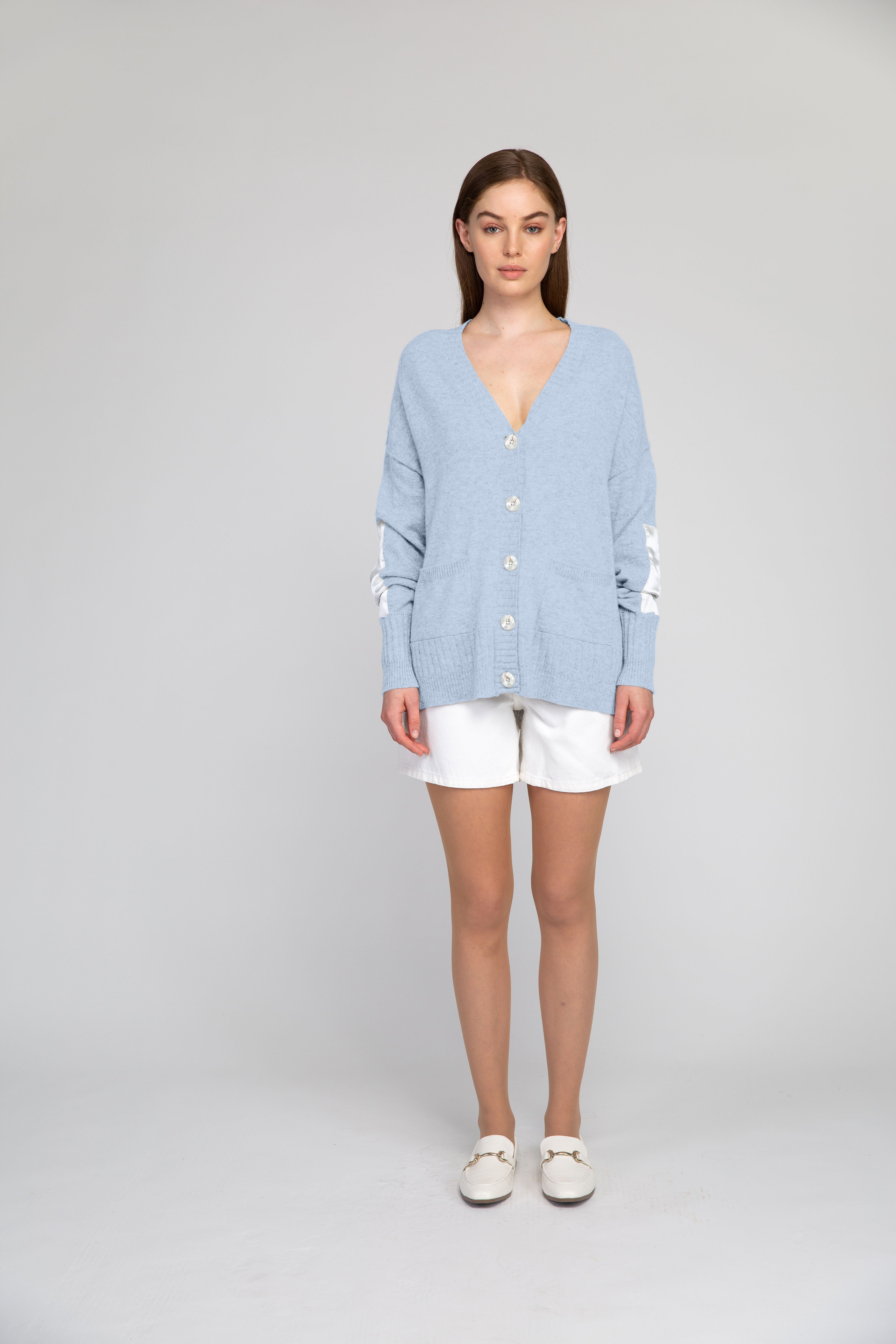 VAN KUKIL V NECK CARDIGAN SILK PATCH
