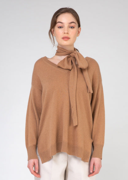 VAN KUKIL V SWEATER NECK WITH SCARF