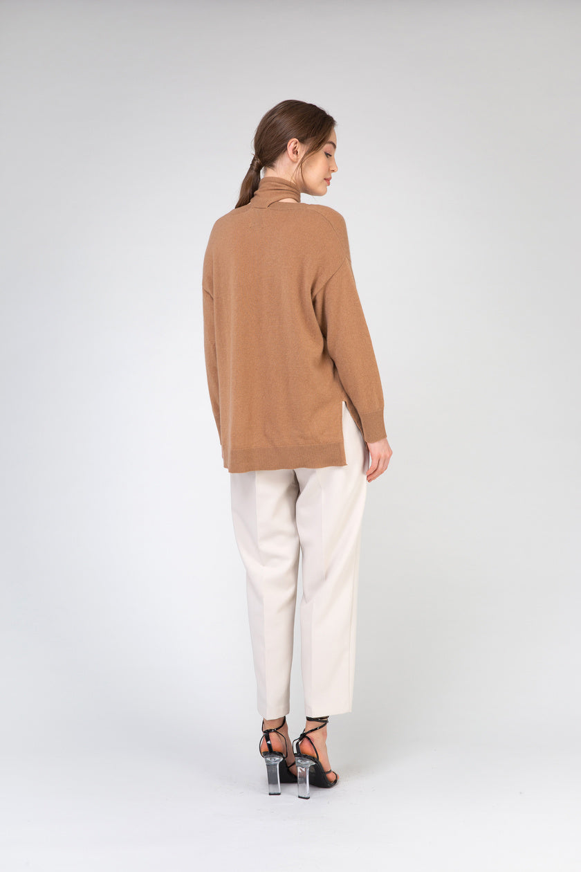 VAN KUKIL V SWEATER NECK WITH SCARF