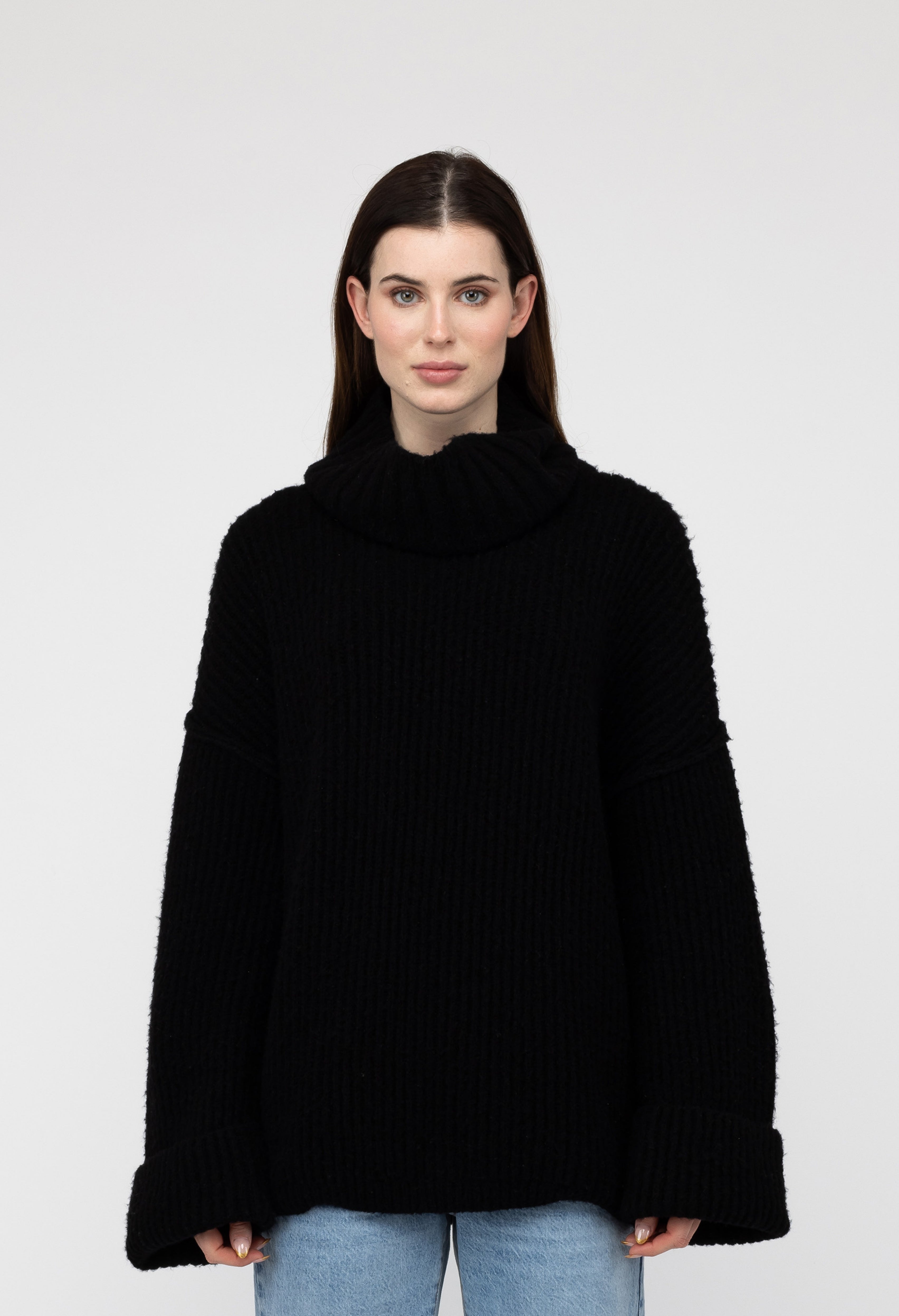 Van Kukil Cashmere Chunky Turtleneck Sweater