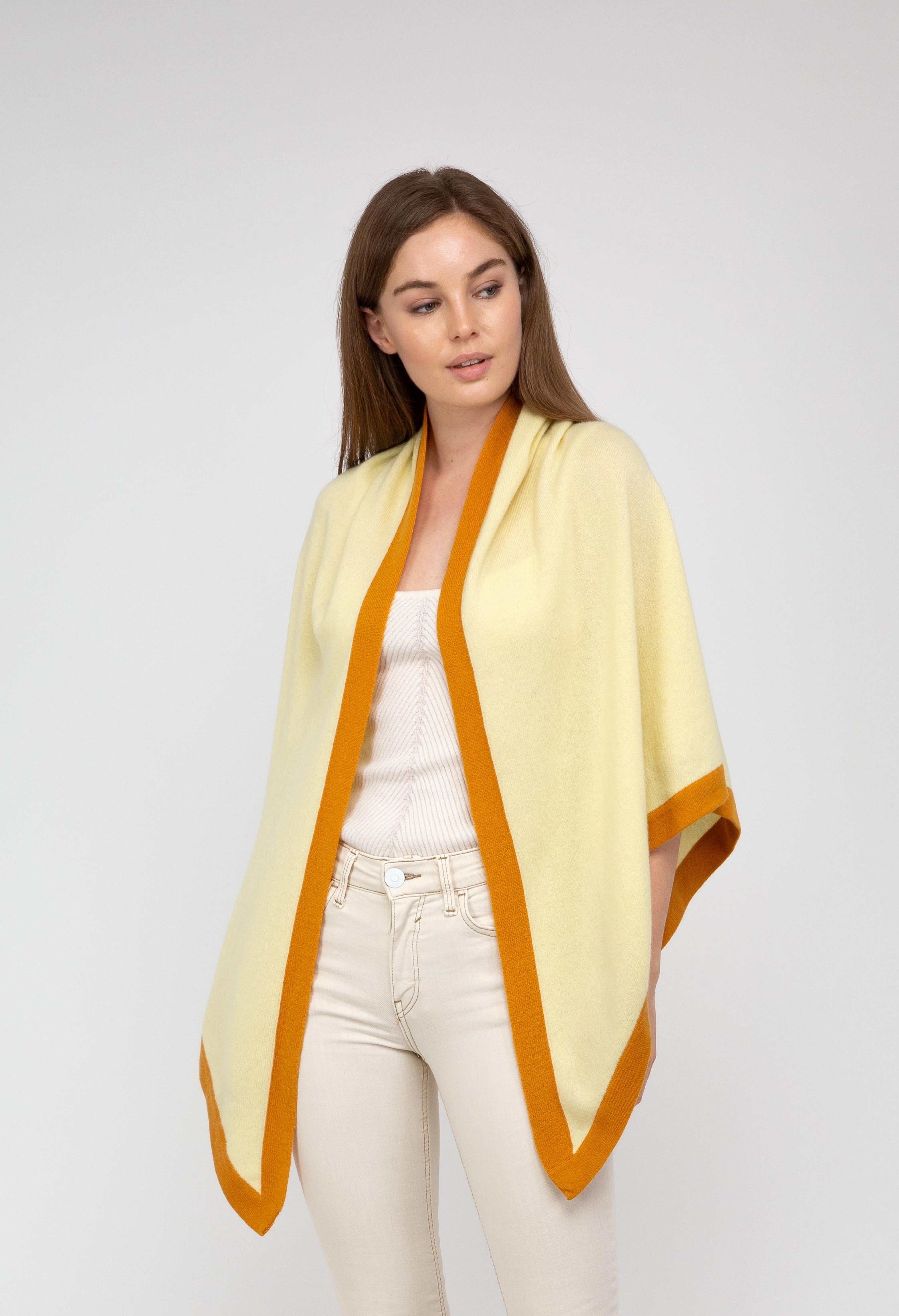 Van Kukil Contrast Trim Cape