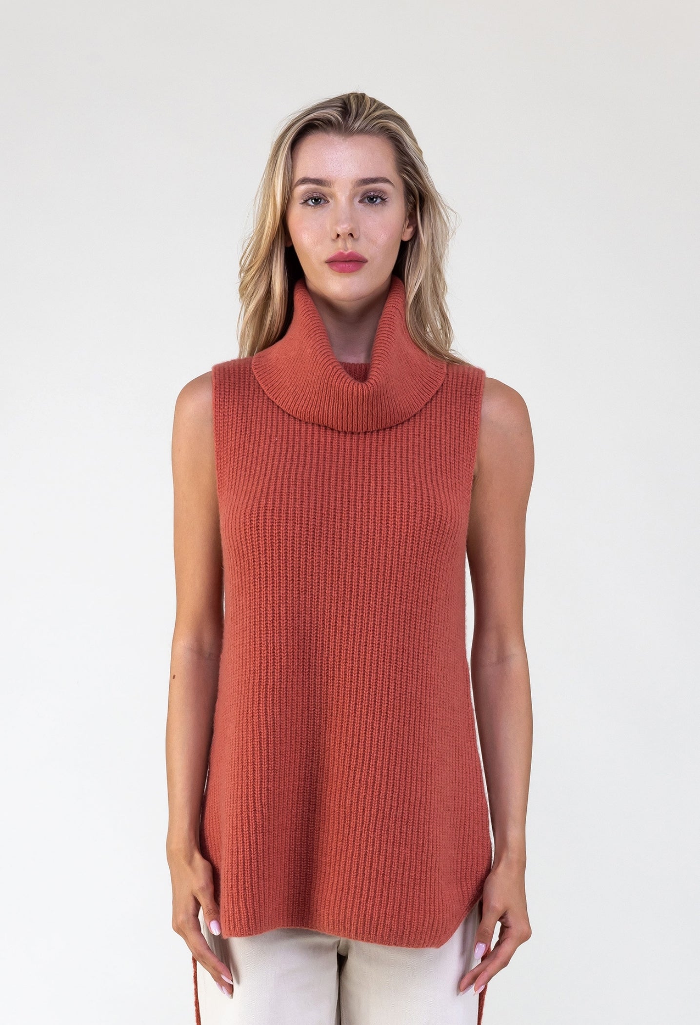 Van Kukil Cashmere Sleeveless Funnel Neck Sweater