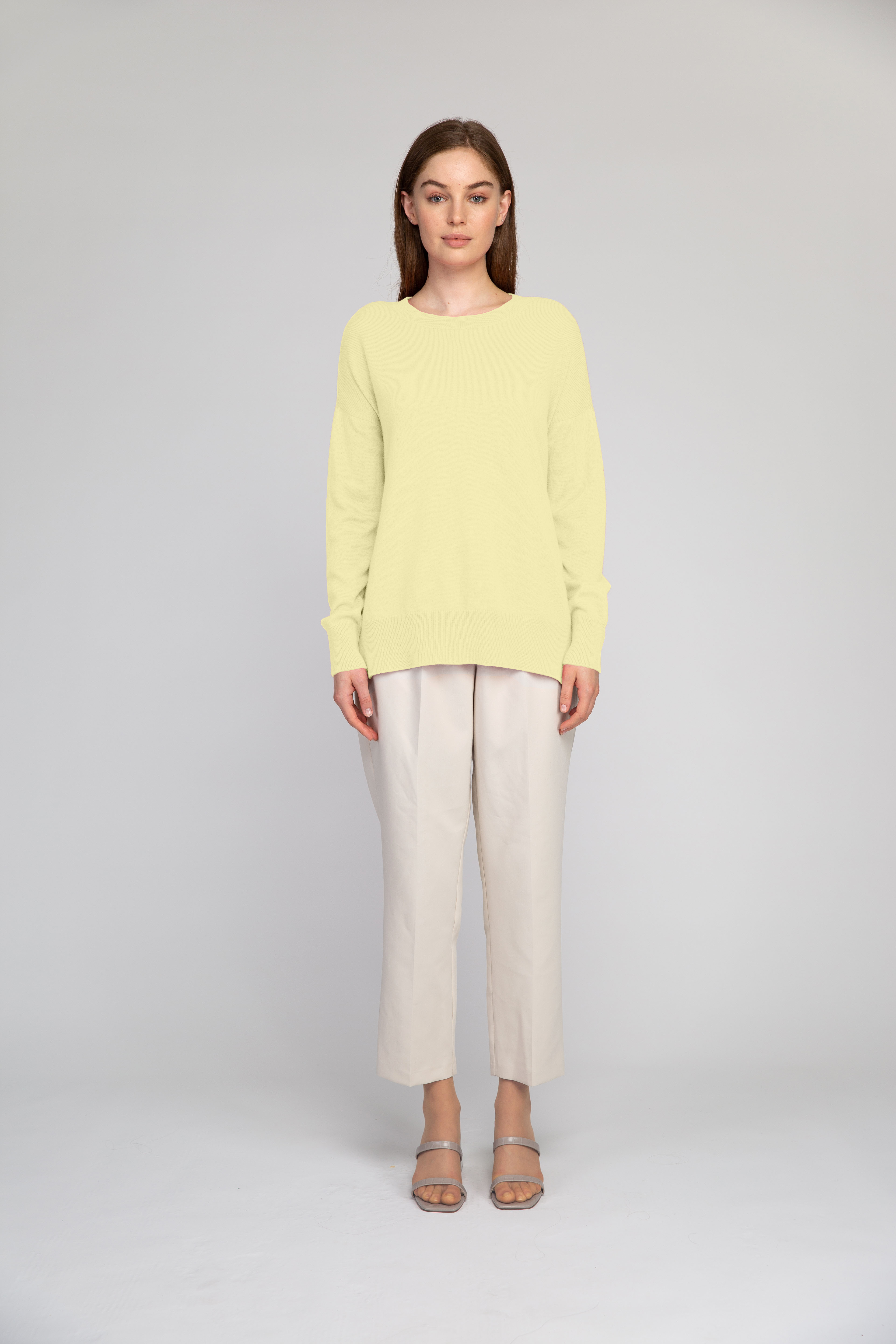 VAN KUKIL ROUND NECK LONGER BACK JUMPER