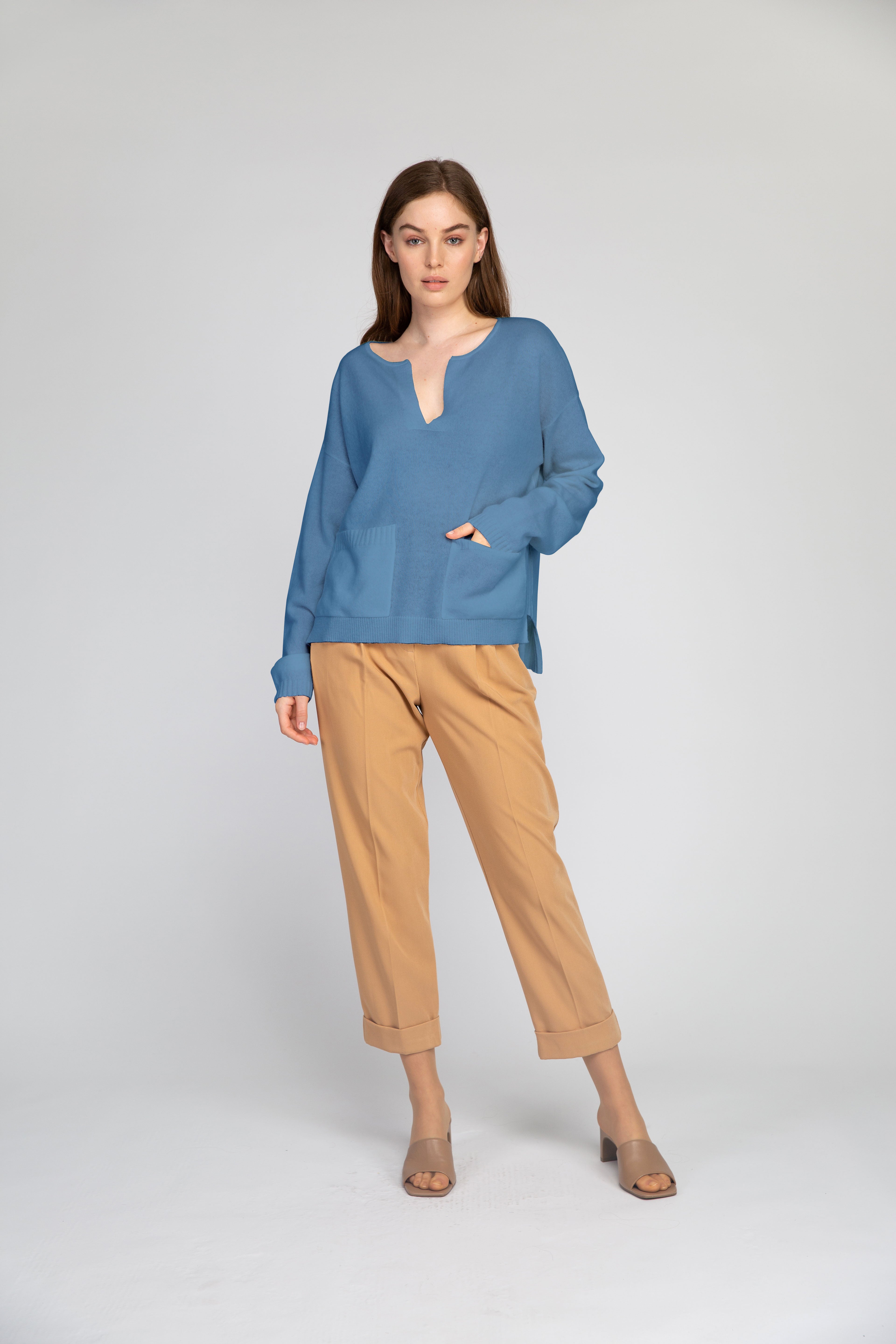 VAN KUKIL V NECK POCKET JUMPER