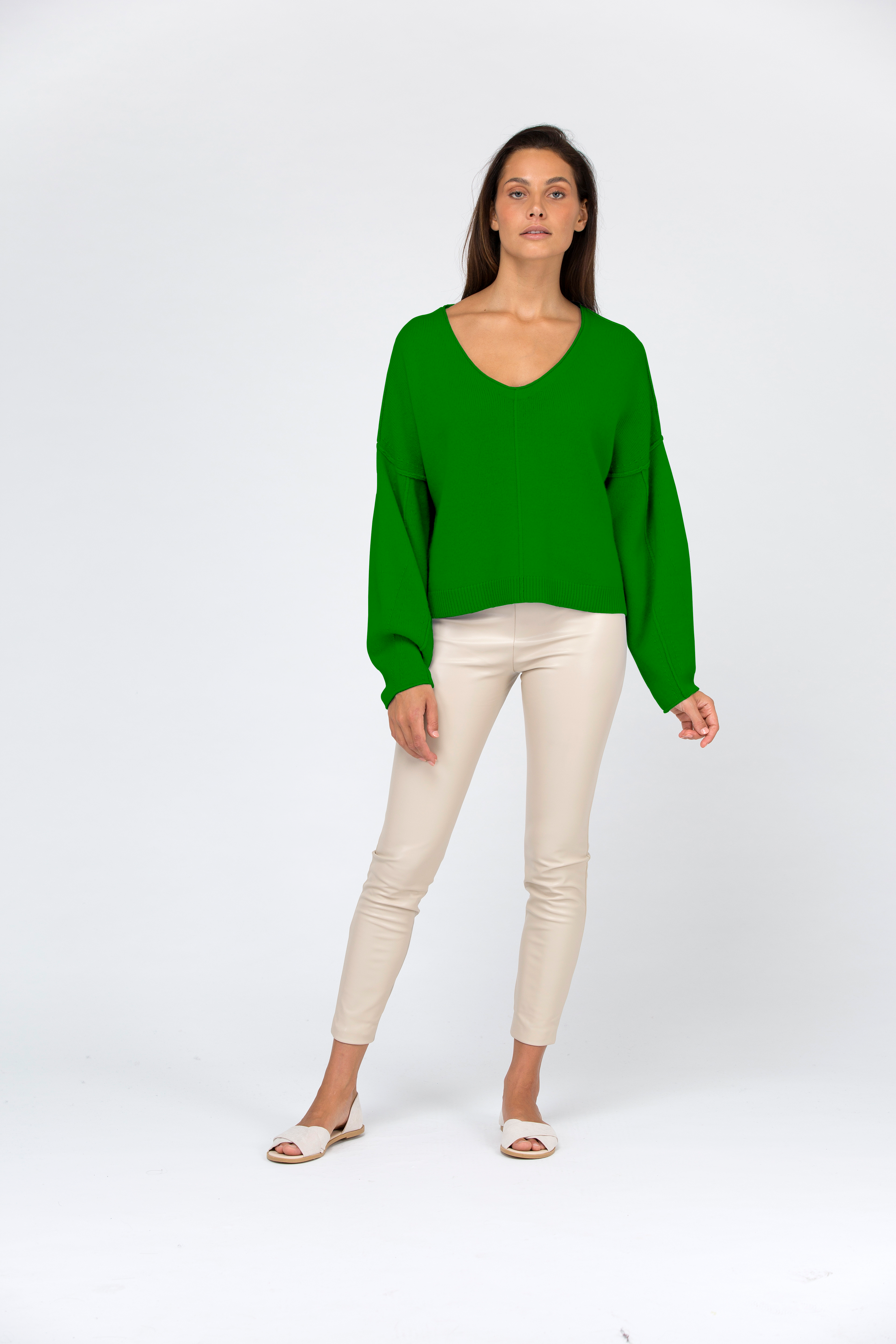 VAN KUKIL V NECK BUTTERFLY JUMPER
