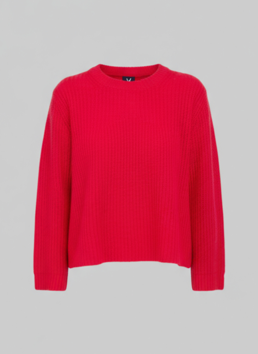 crew neckline cashmere sweater detail
