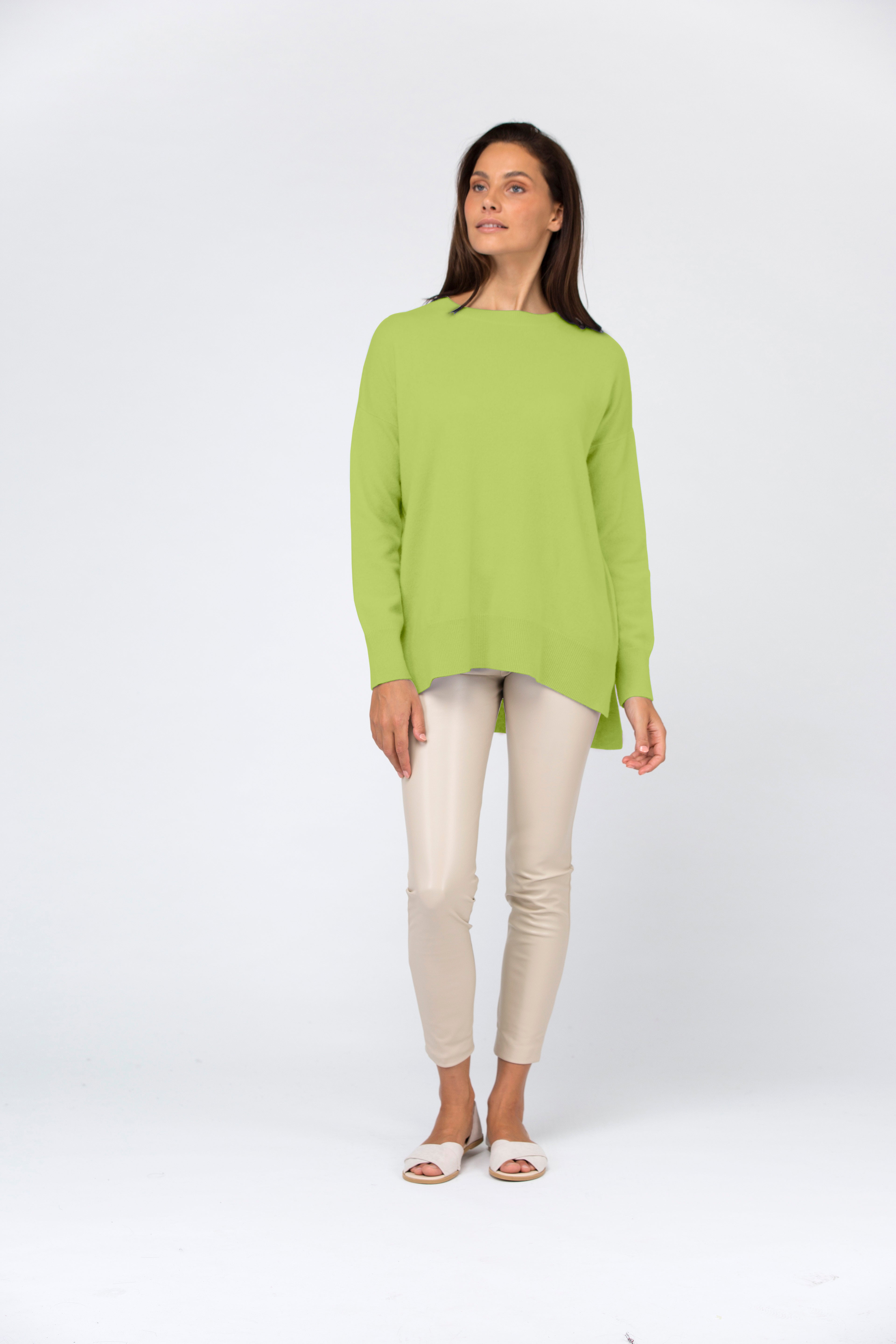 VAN KUKIL ROUND NECK LONGER BACK HEM
