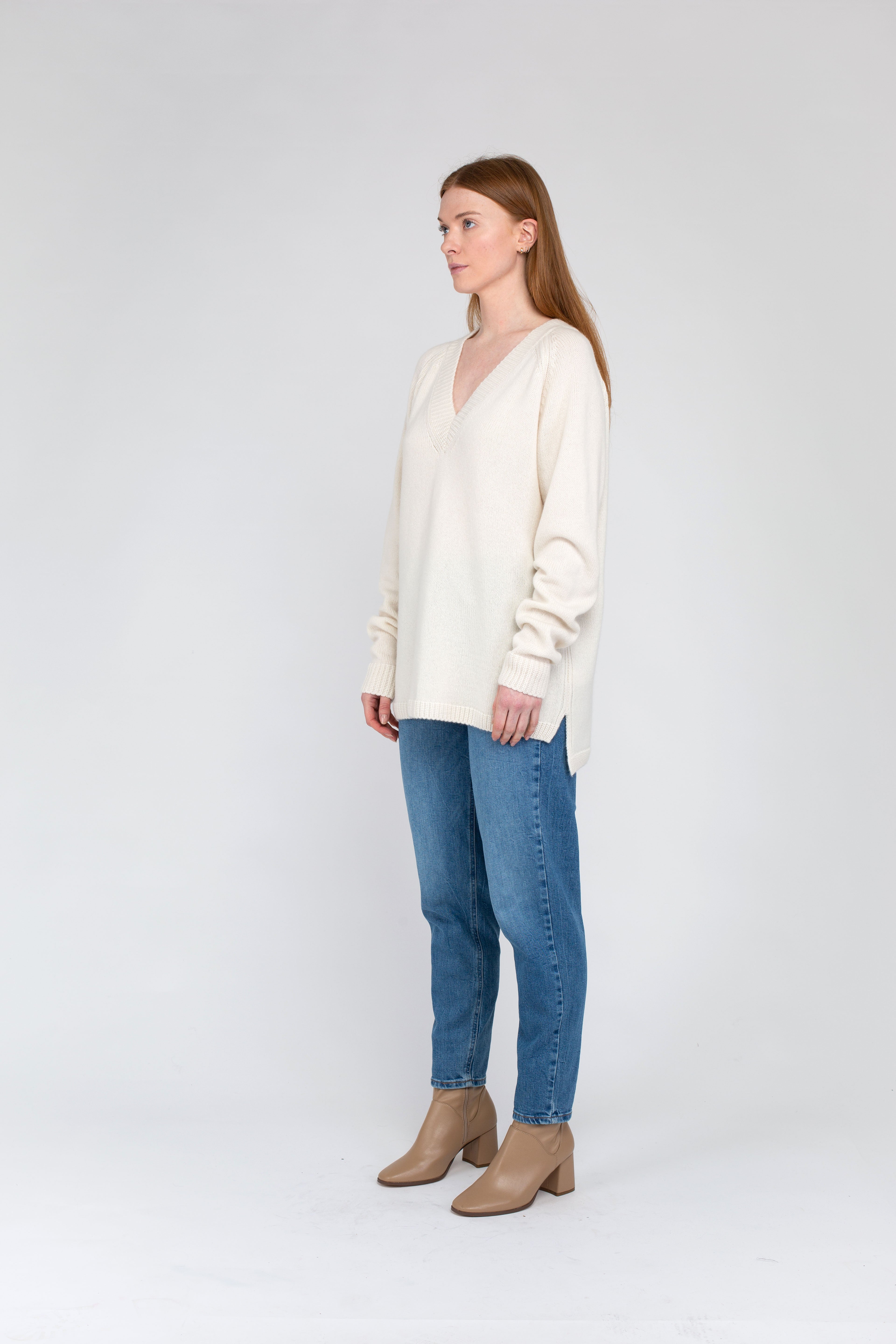 Van Kukil V-Neck Relaxed Jumper