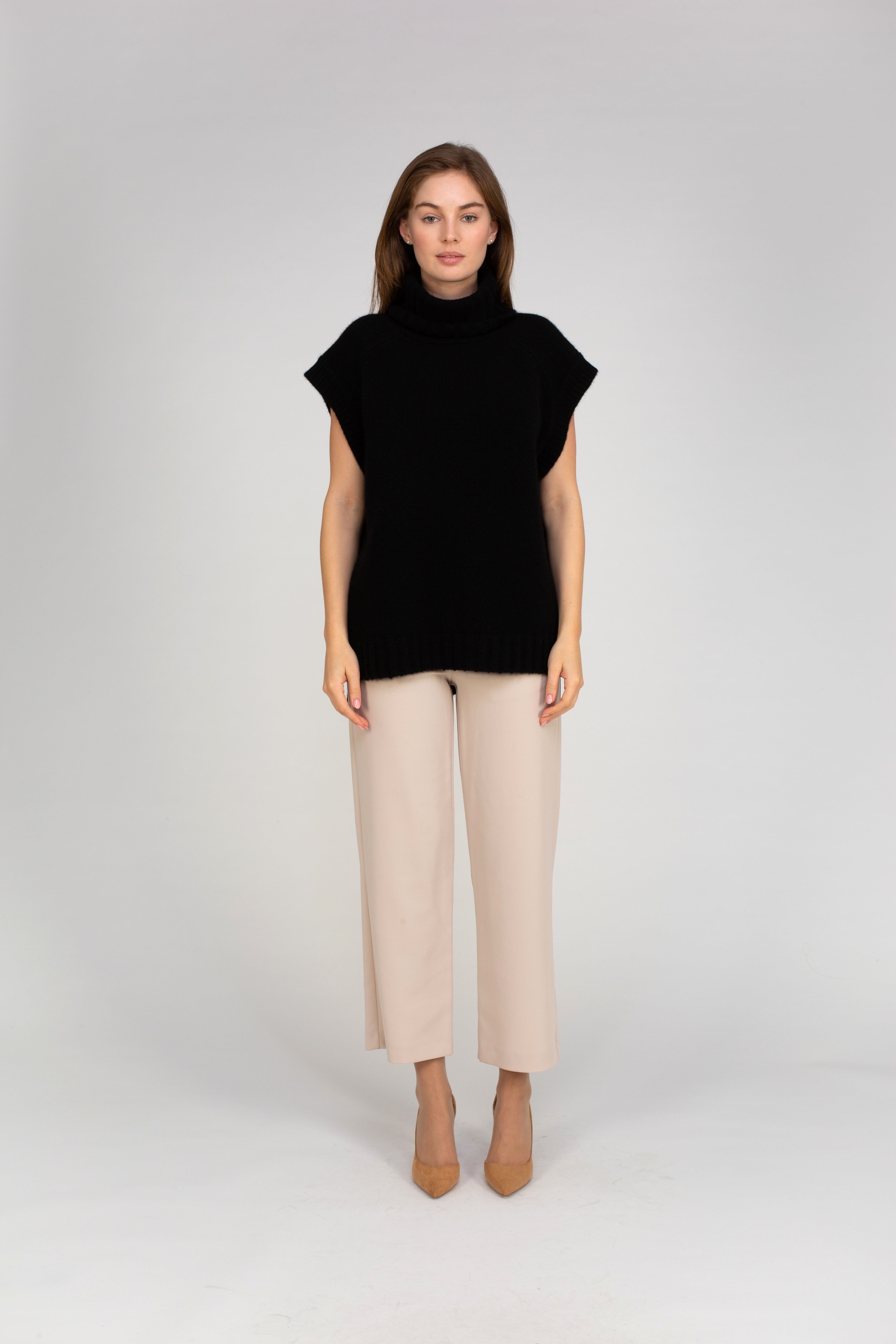 Van Kukil Sleeveless Turtleneck Jumper