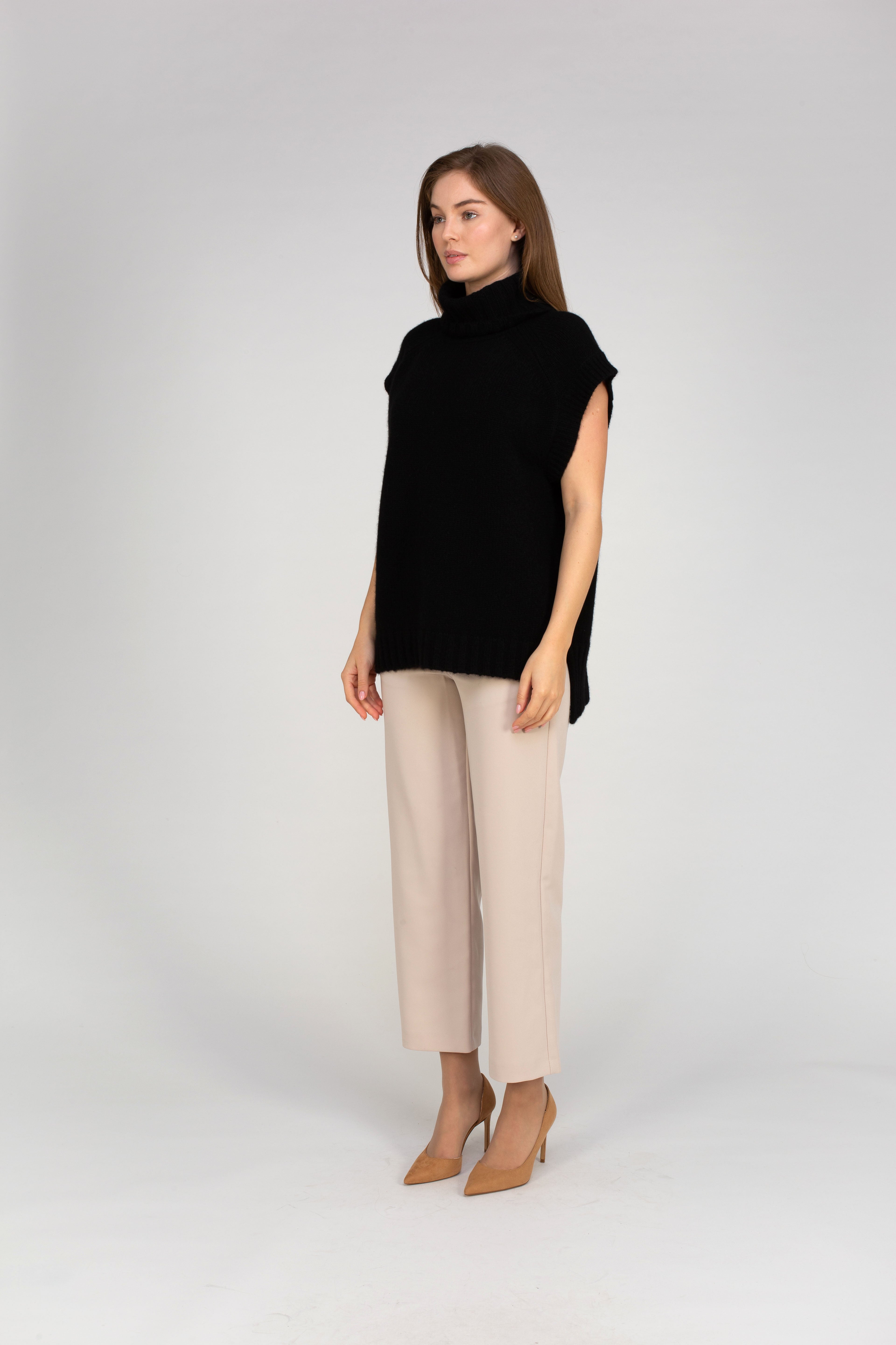 Van Kukil Sleeveless Turtleneck Jumper