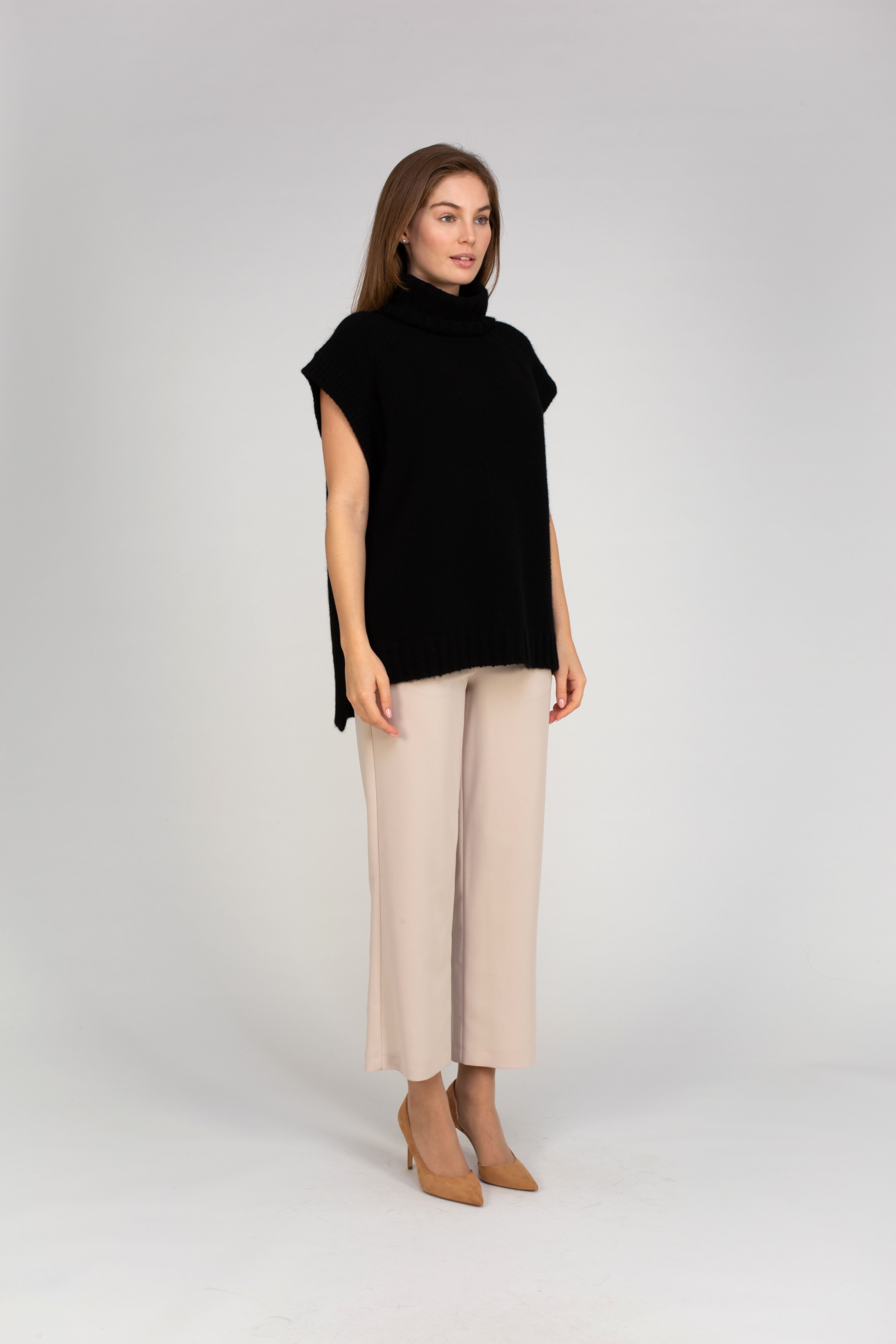 Van Kukil Sleeveless Turtleneck Jumper