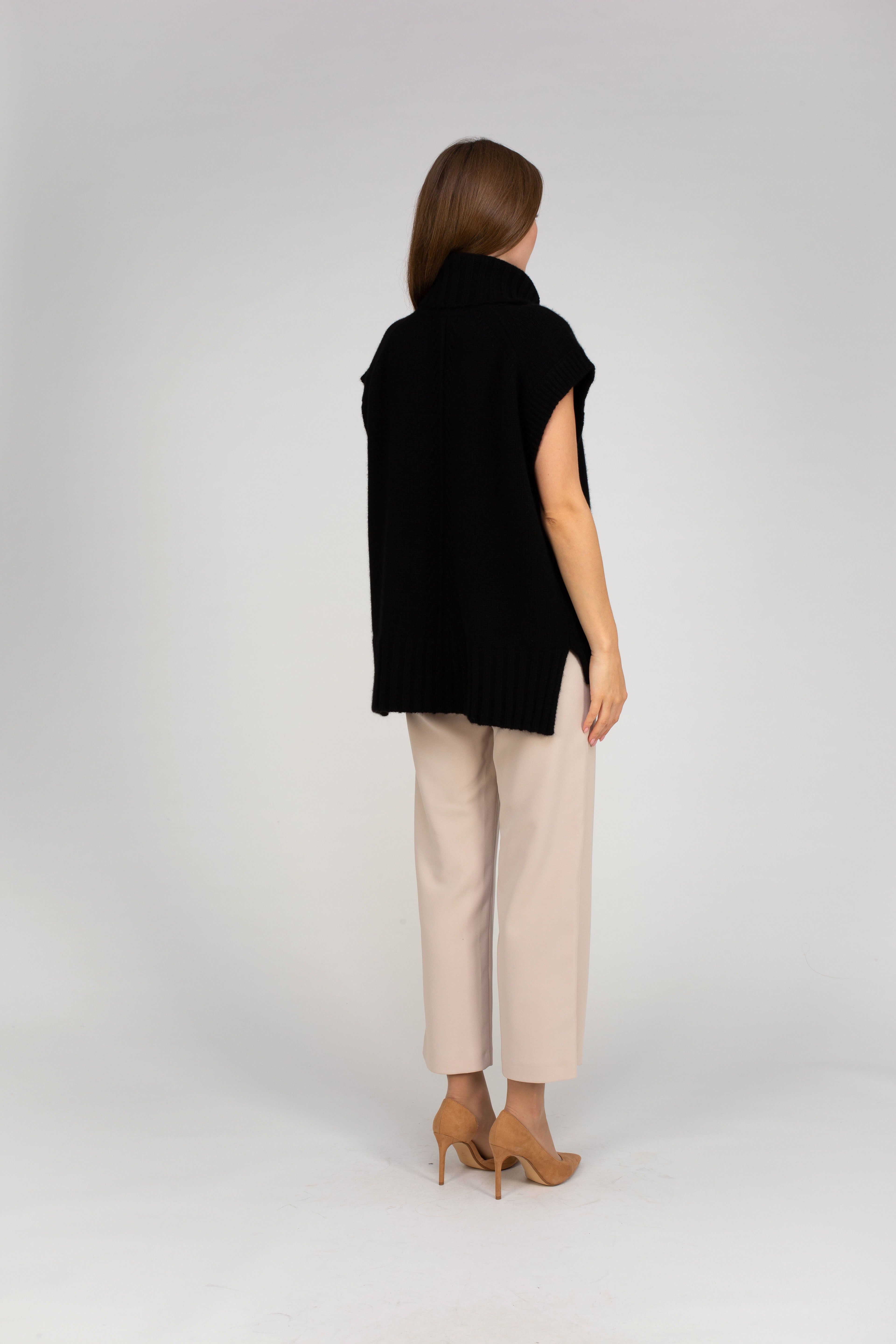 Van Kukil Sleeveless Turtleneck Jumper