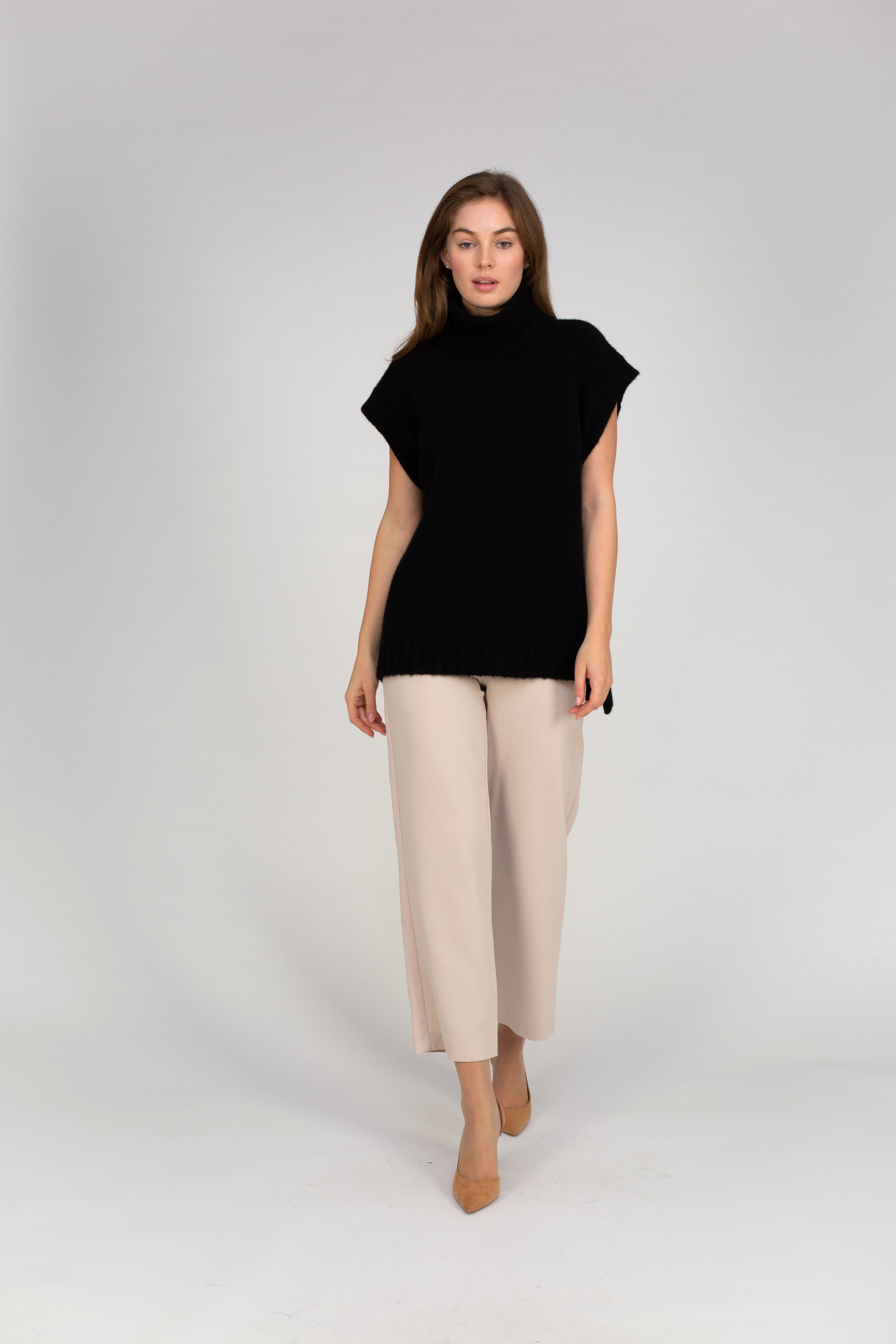 Van Kukil Sleeveless Turtleneck Jumper