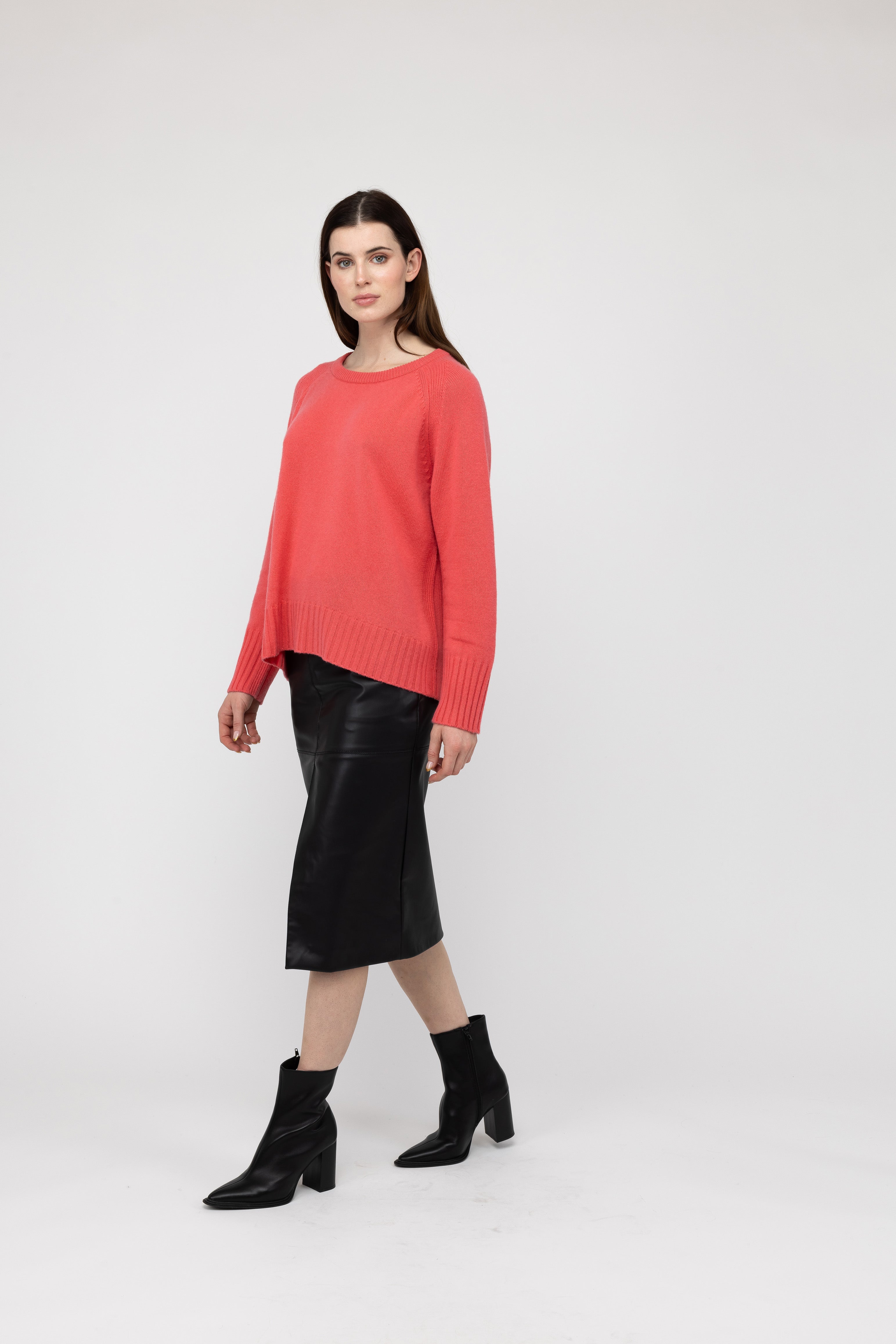 Van Kukil Cashmere Raglan Sleeve Jumper