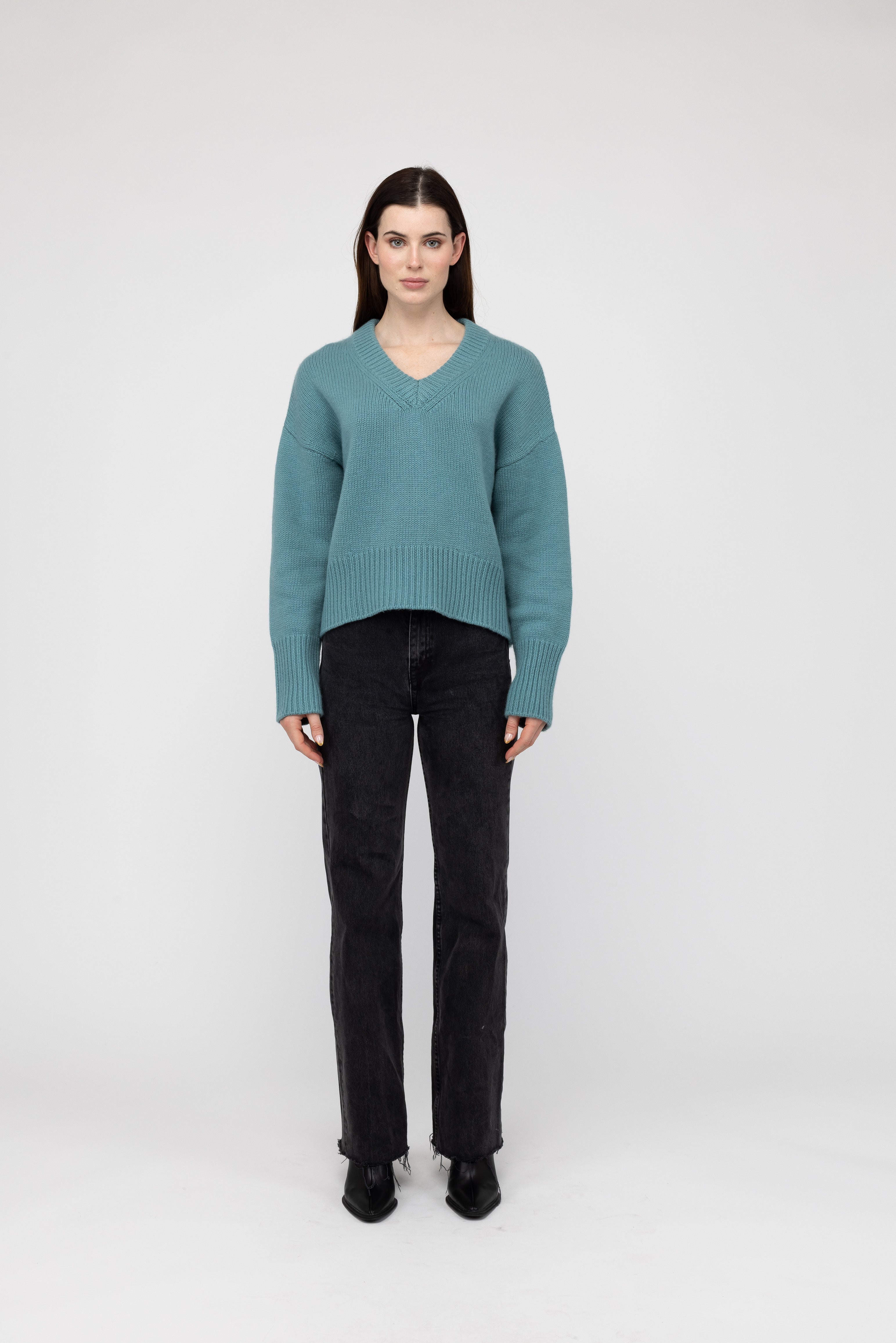 Van Kukil Cashmere Relaxed V-Neck Sweater