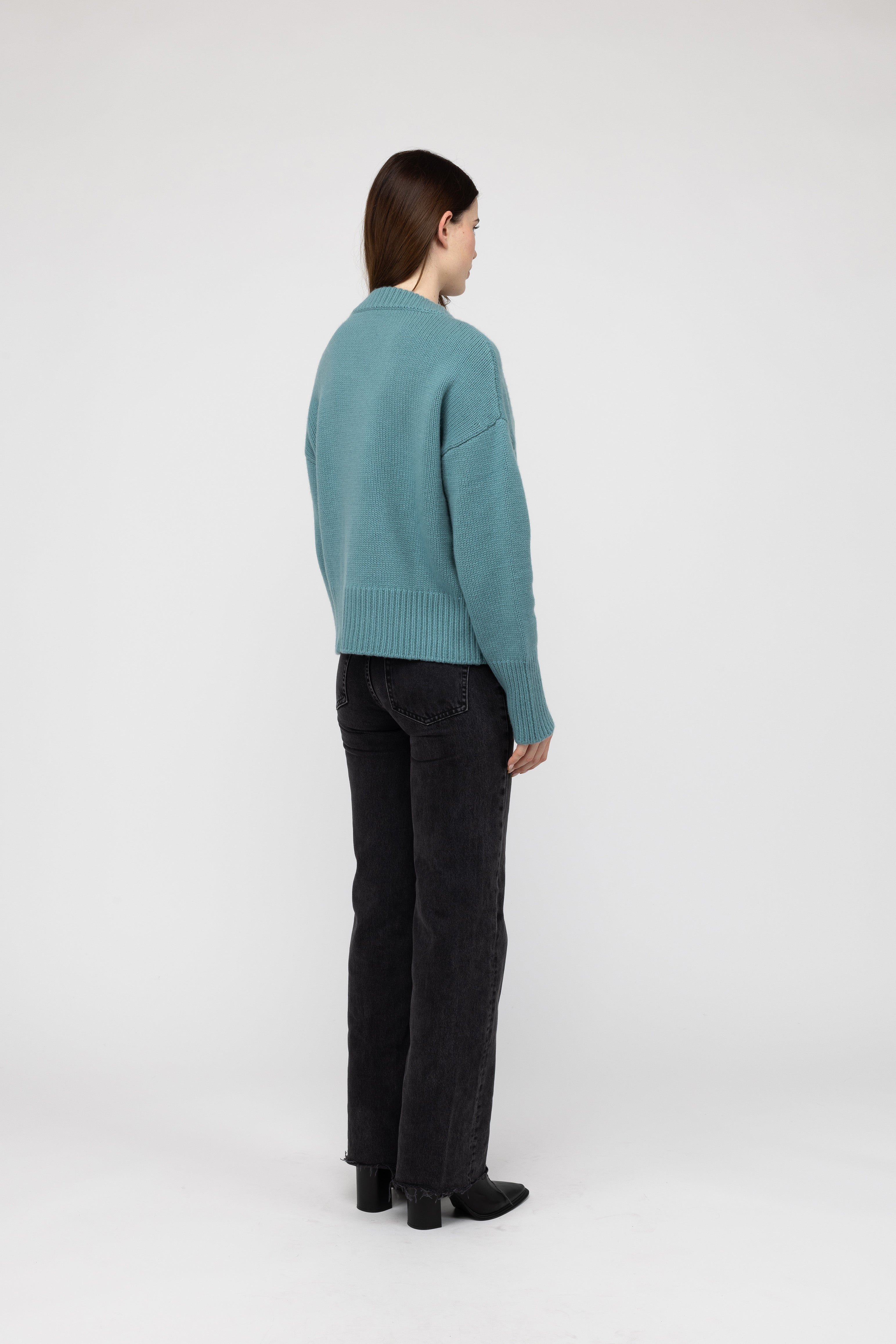 Van Kukil Cashmere Relaxed V-Neck Sweater