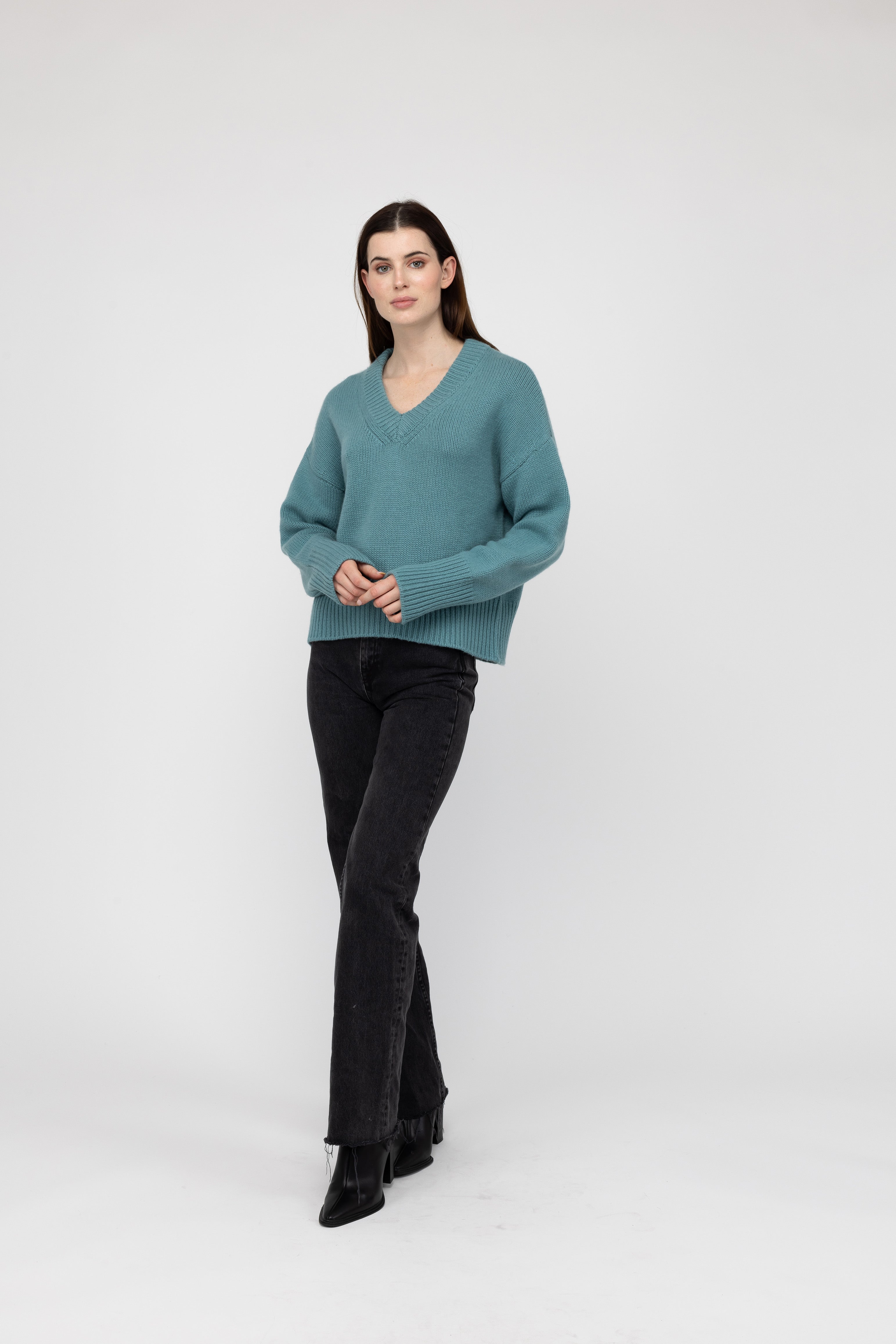 Van Kukil Cashmere Relaxed V-Neck Sweater