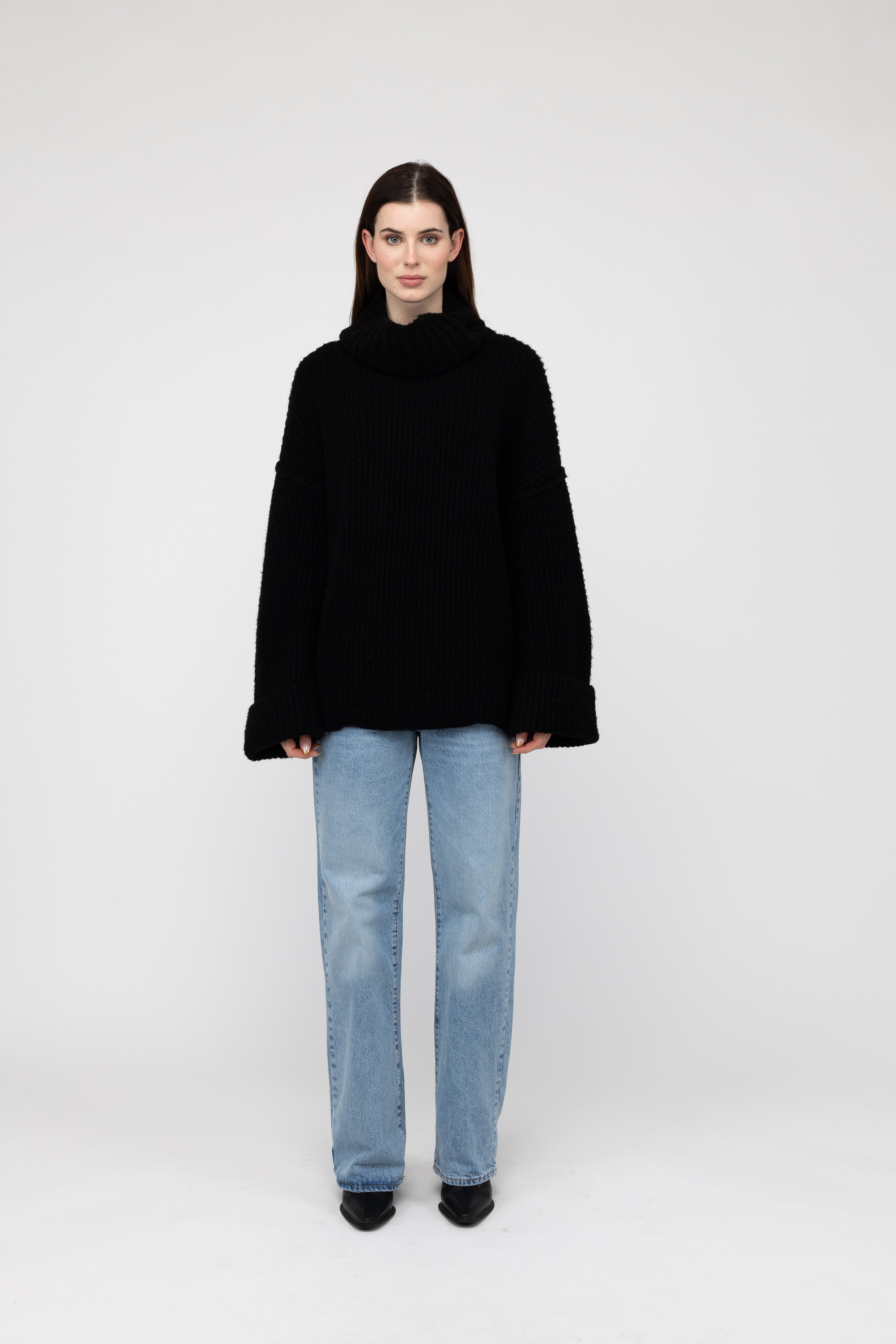 Van Kukil Cashmere Chunky Turtleneck Sweater