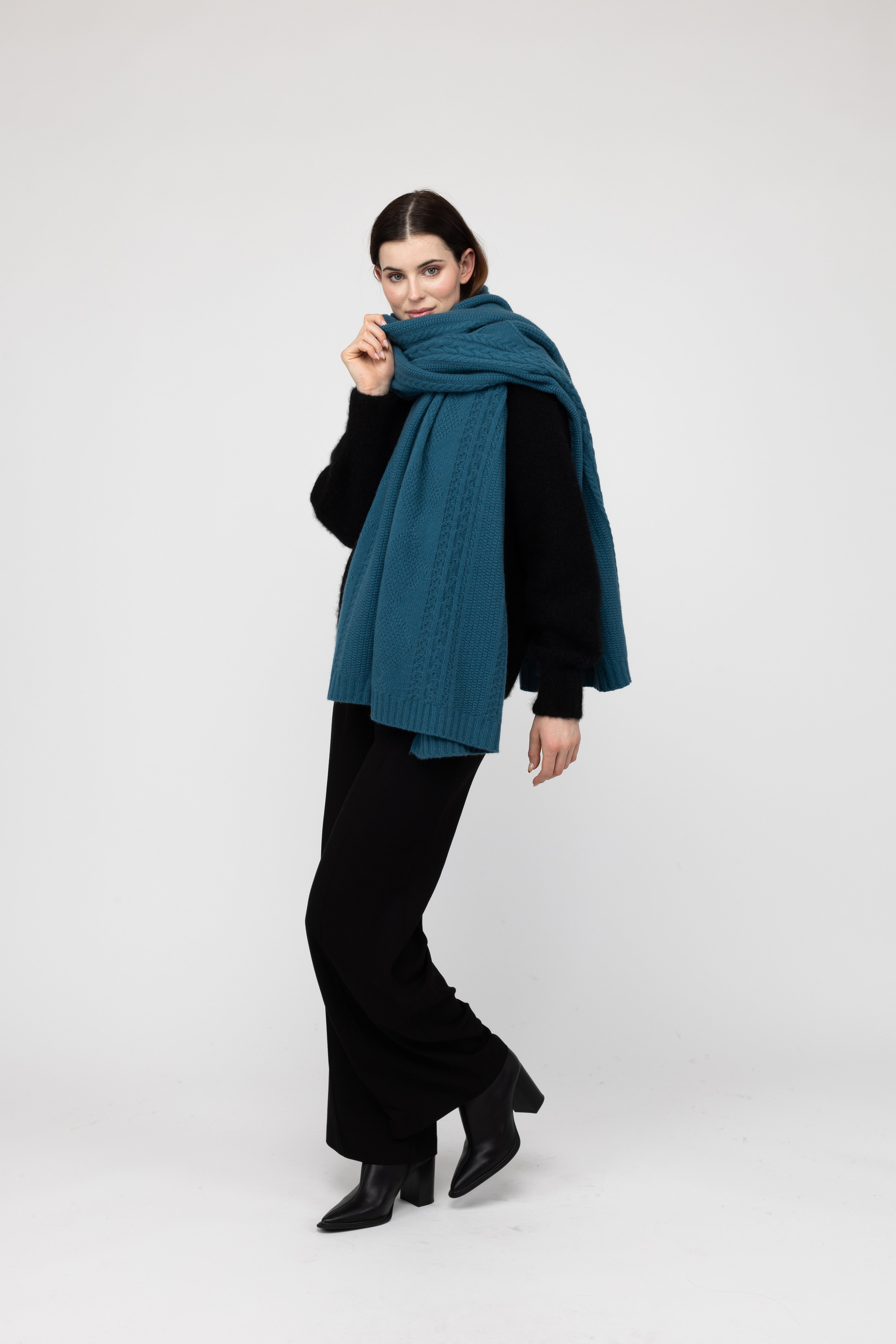 Van Kukil Cashmere Cable-Knit Scarf