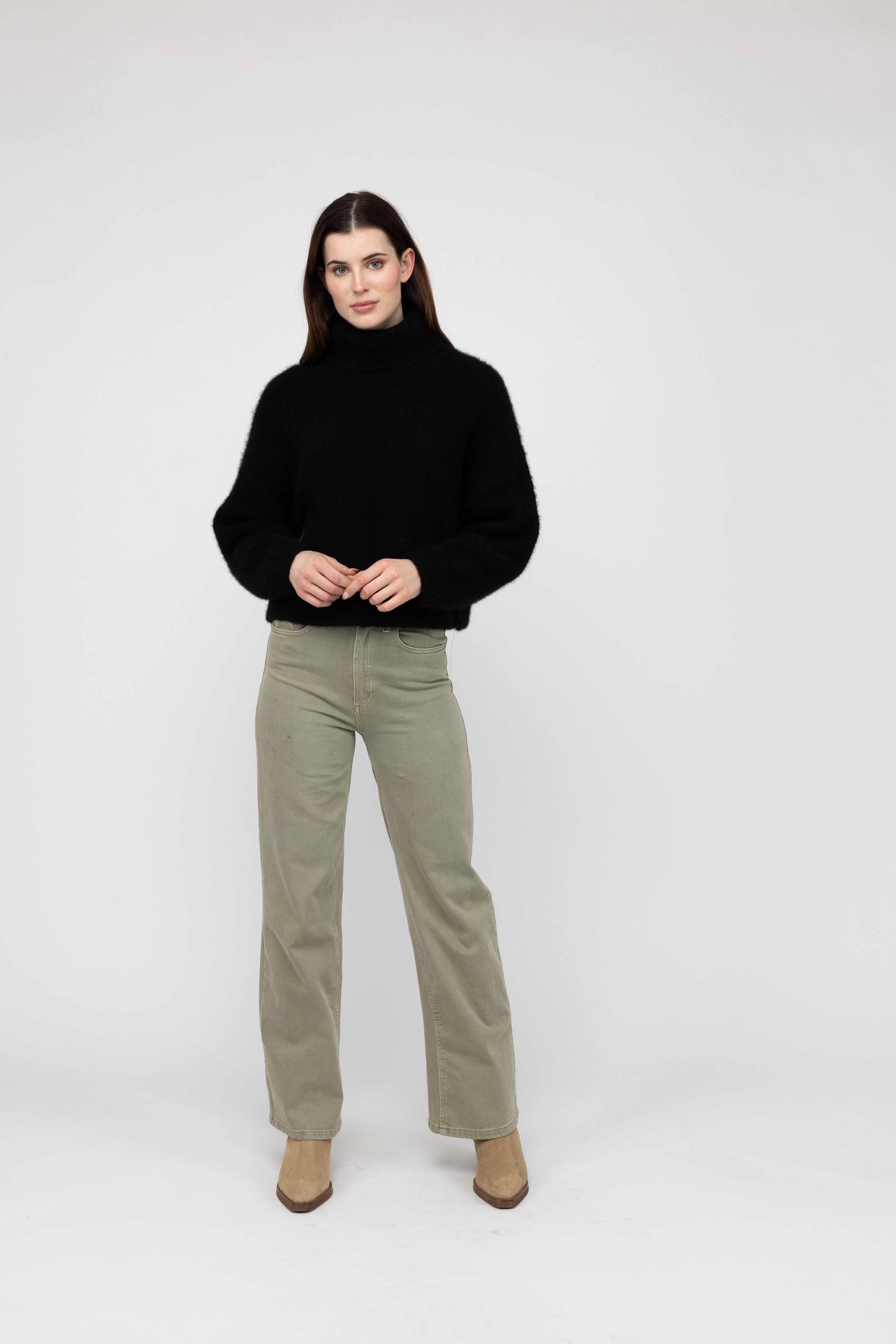 Van Kukil Cashmere Chunky Turtleneck Sweater