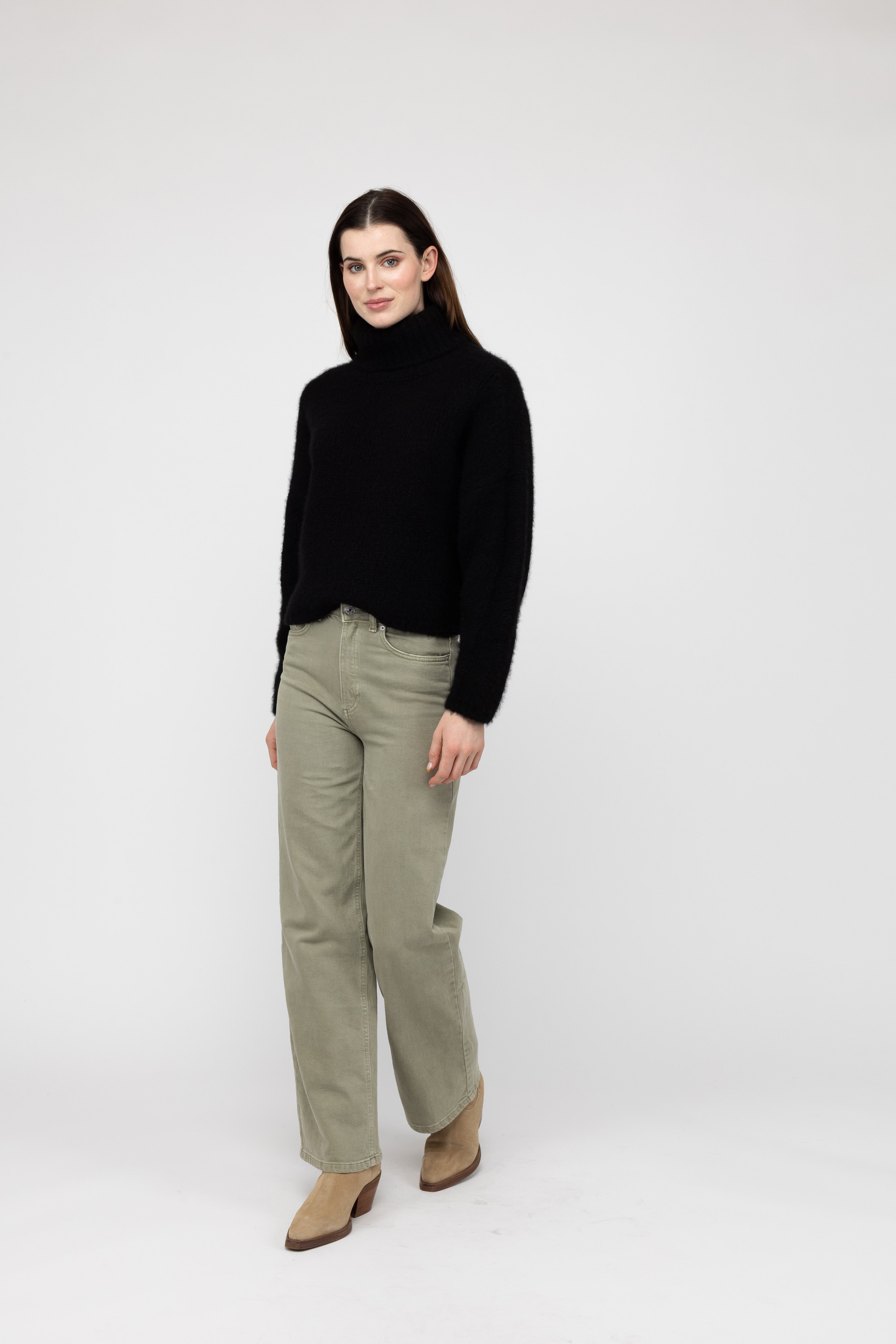 Van Kukil Cashmere Chunky Turtleneck Sweater