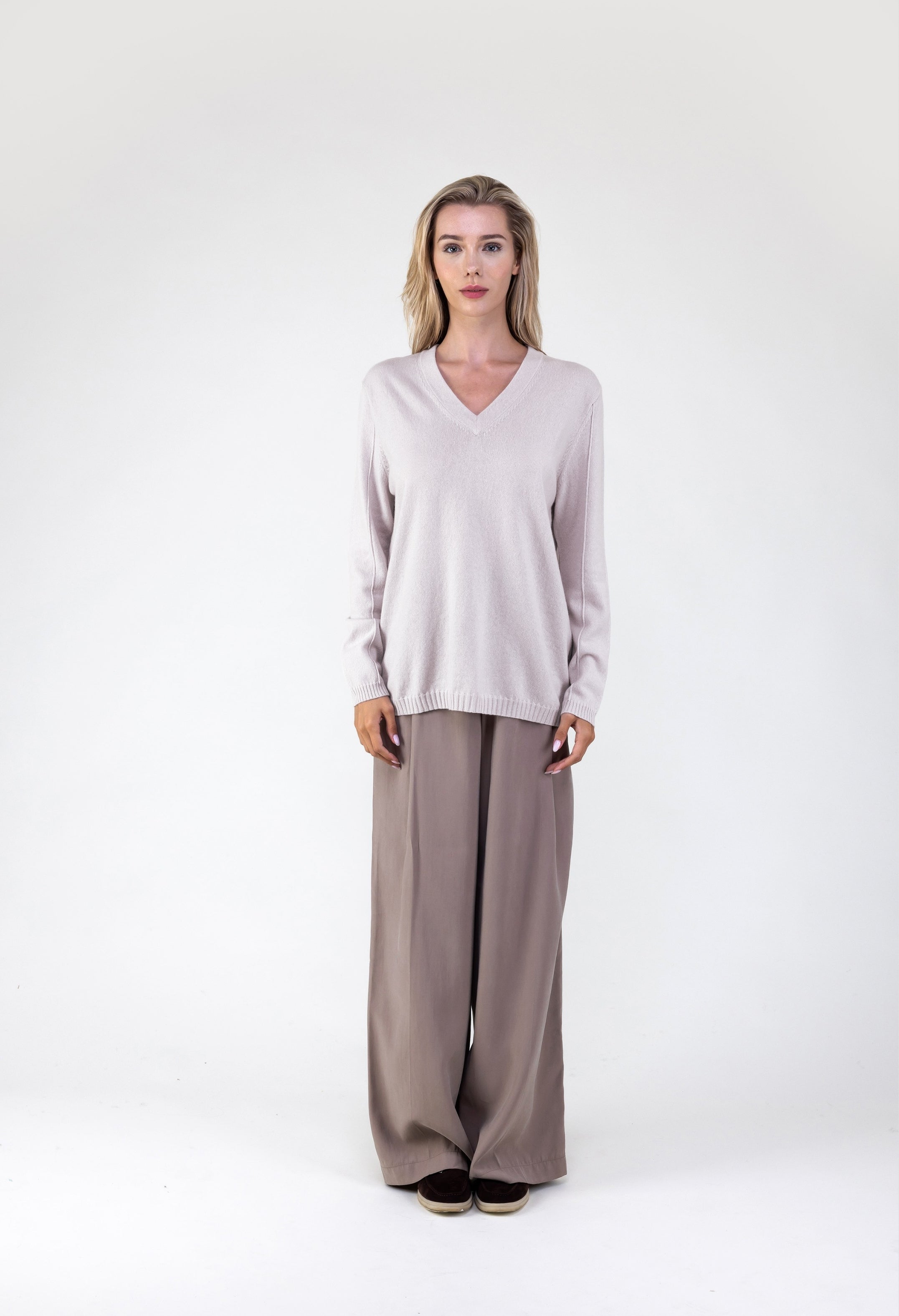 Van Kukil V-Neck Sweater