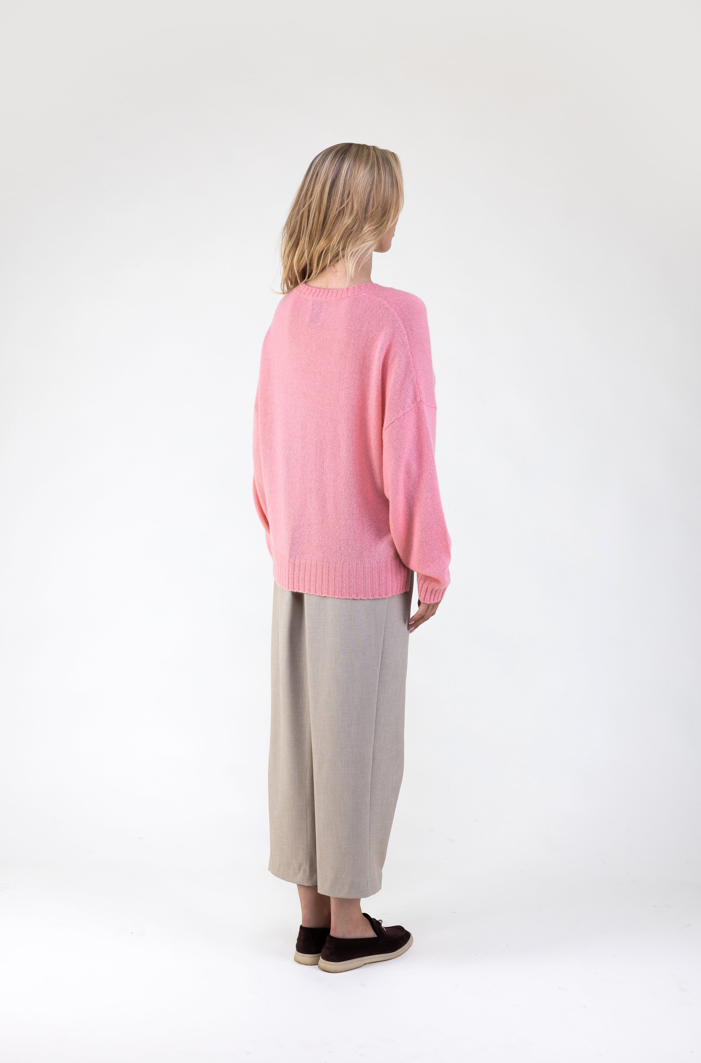 Van Kukil V-Neck Cashmere Sweater
