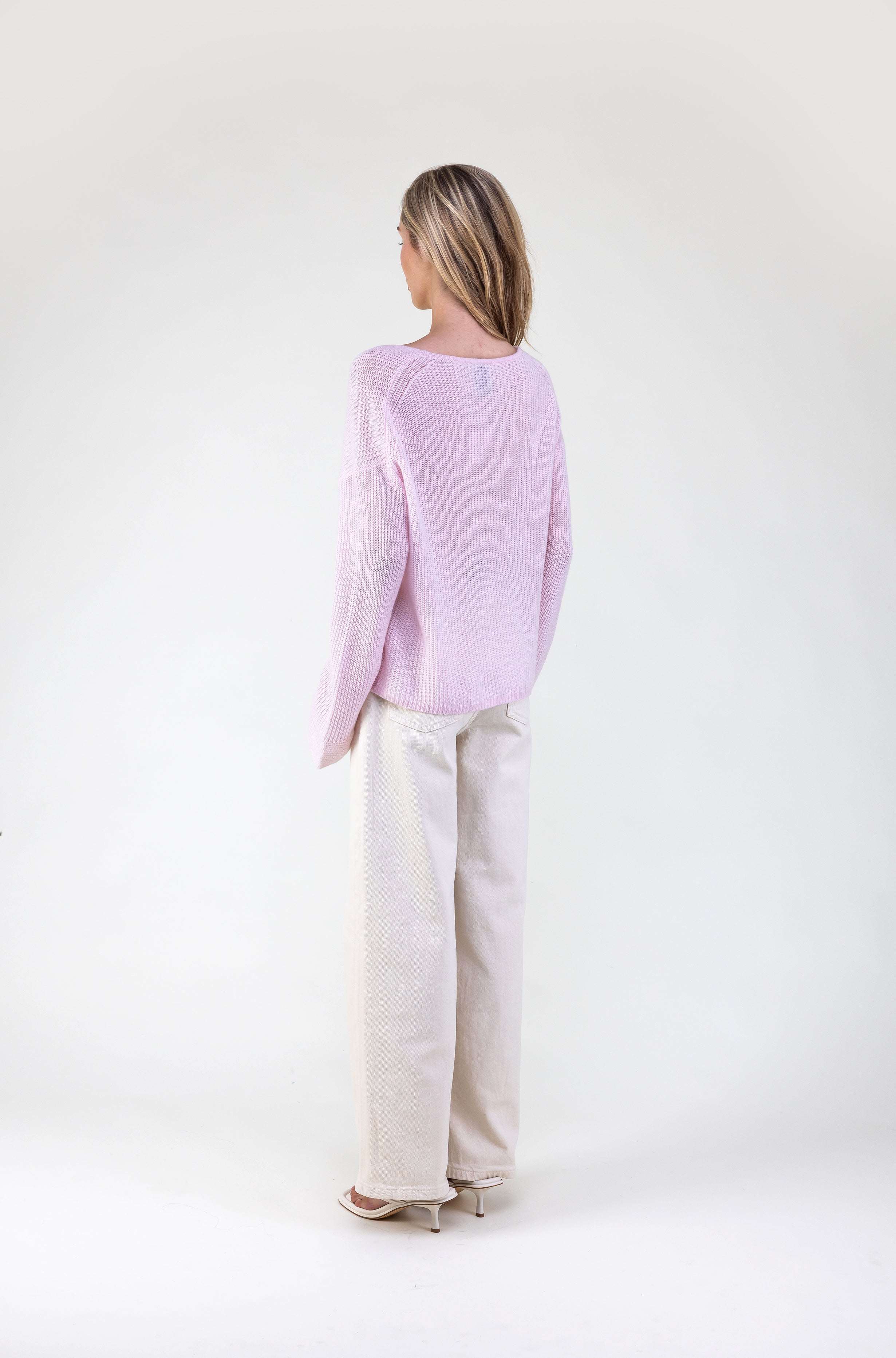 Van Kukil V-Neck Sweater