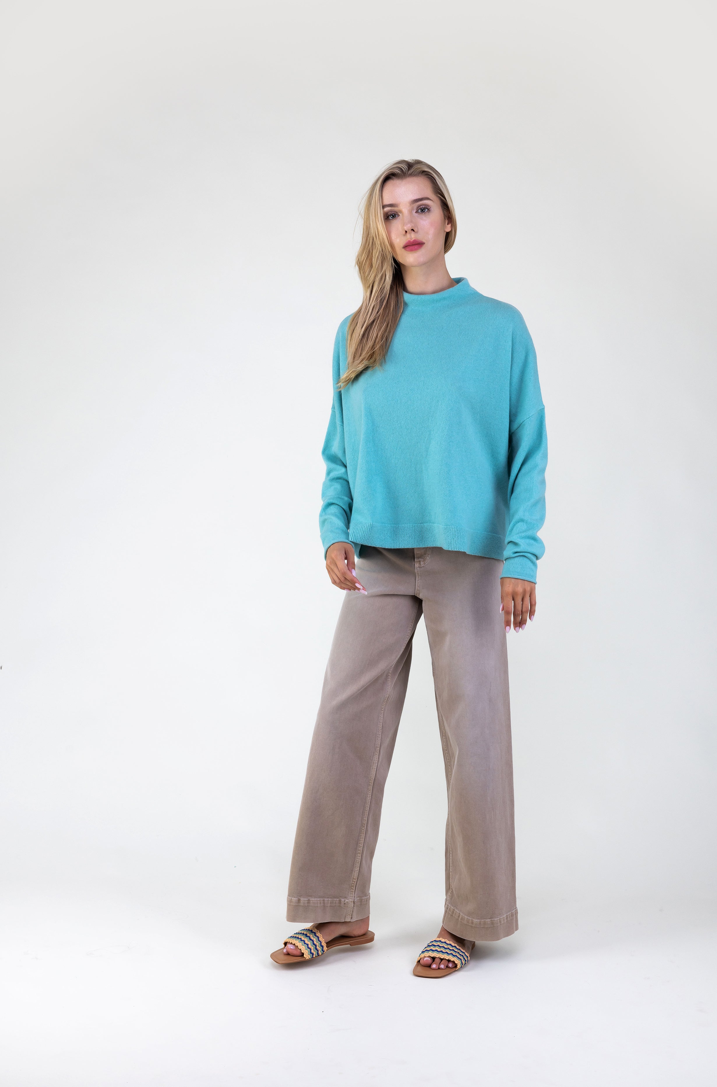 Van Kukil Cashmere Relaxed Mock Neck Sweater