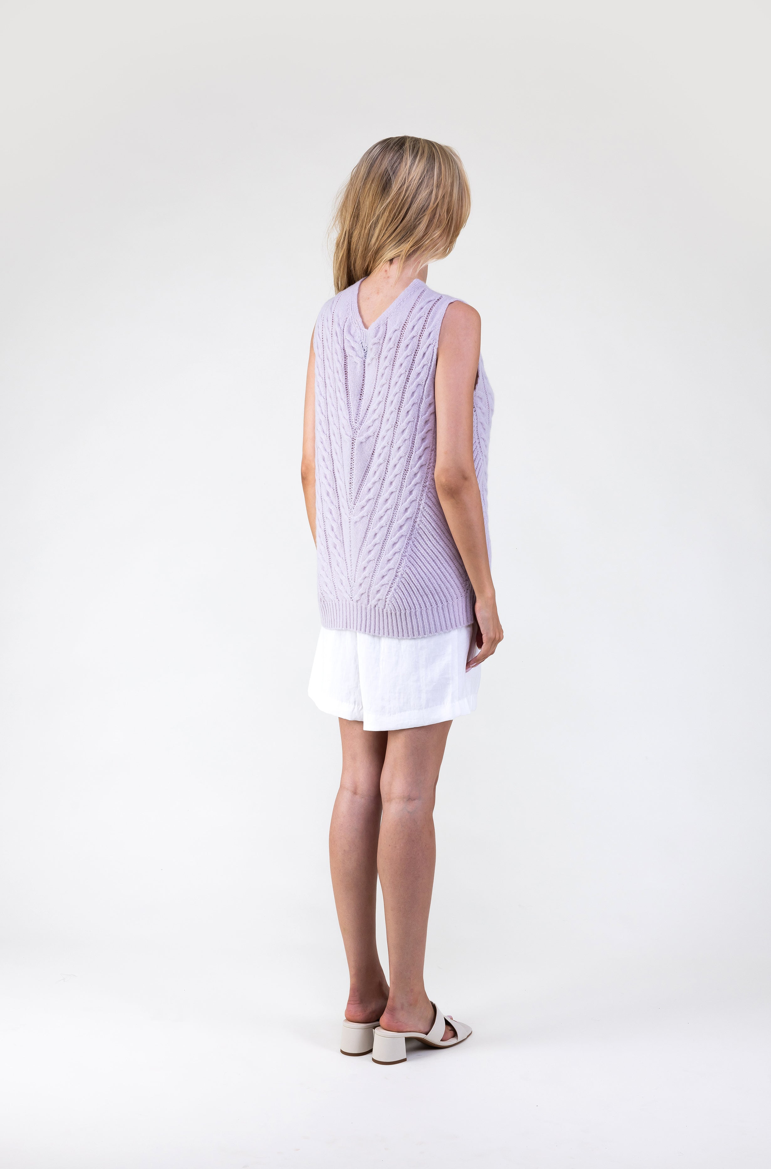 Van Kukil Cashmere Sleeveless Cable Knit Tunic