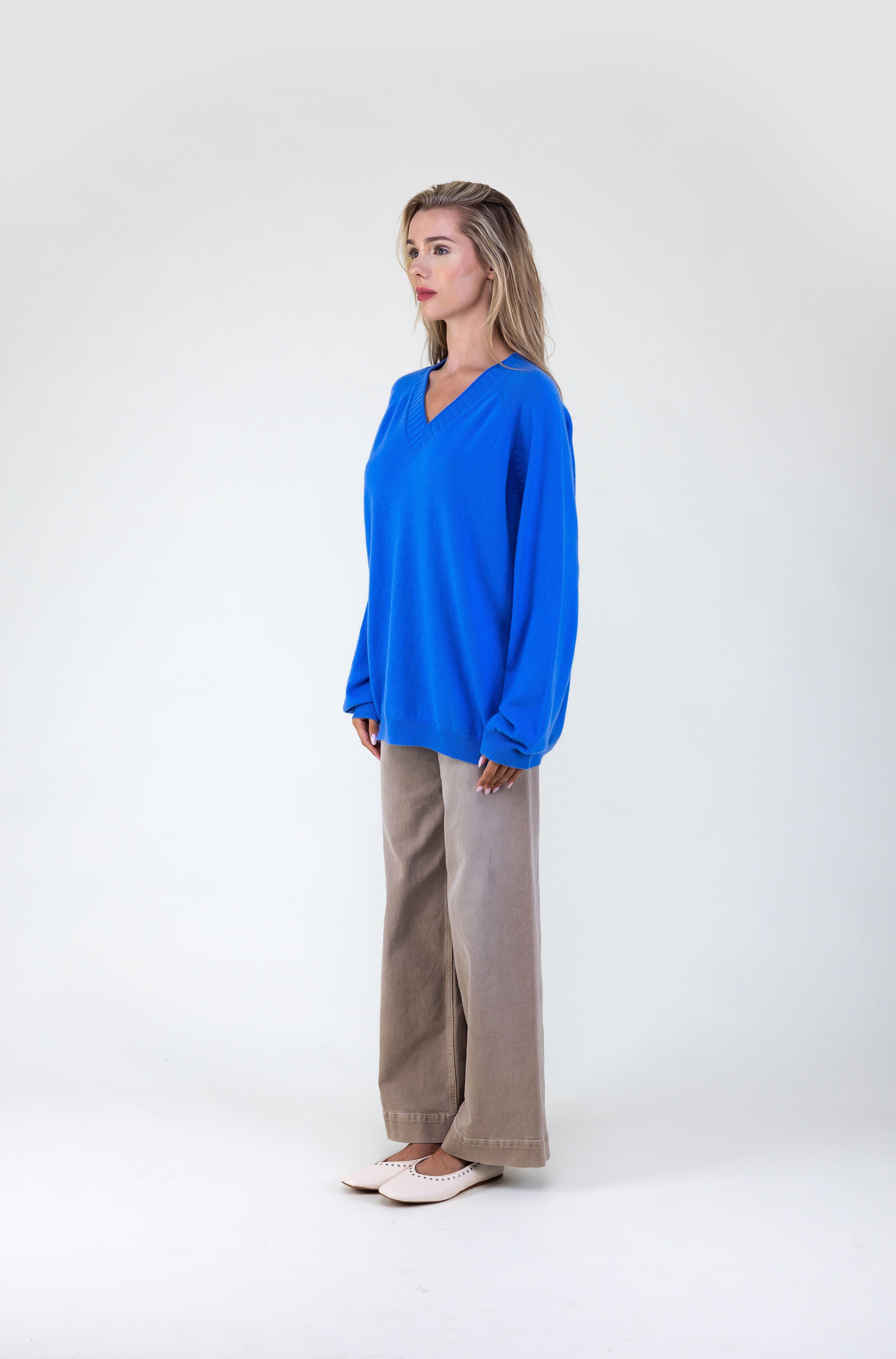 Van Kukil V-Neck Relaxed Sweater