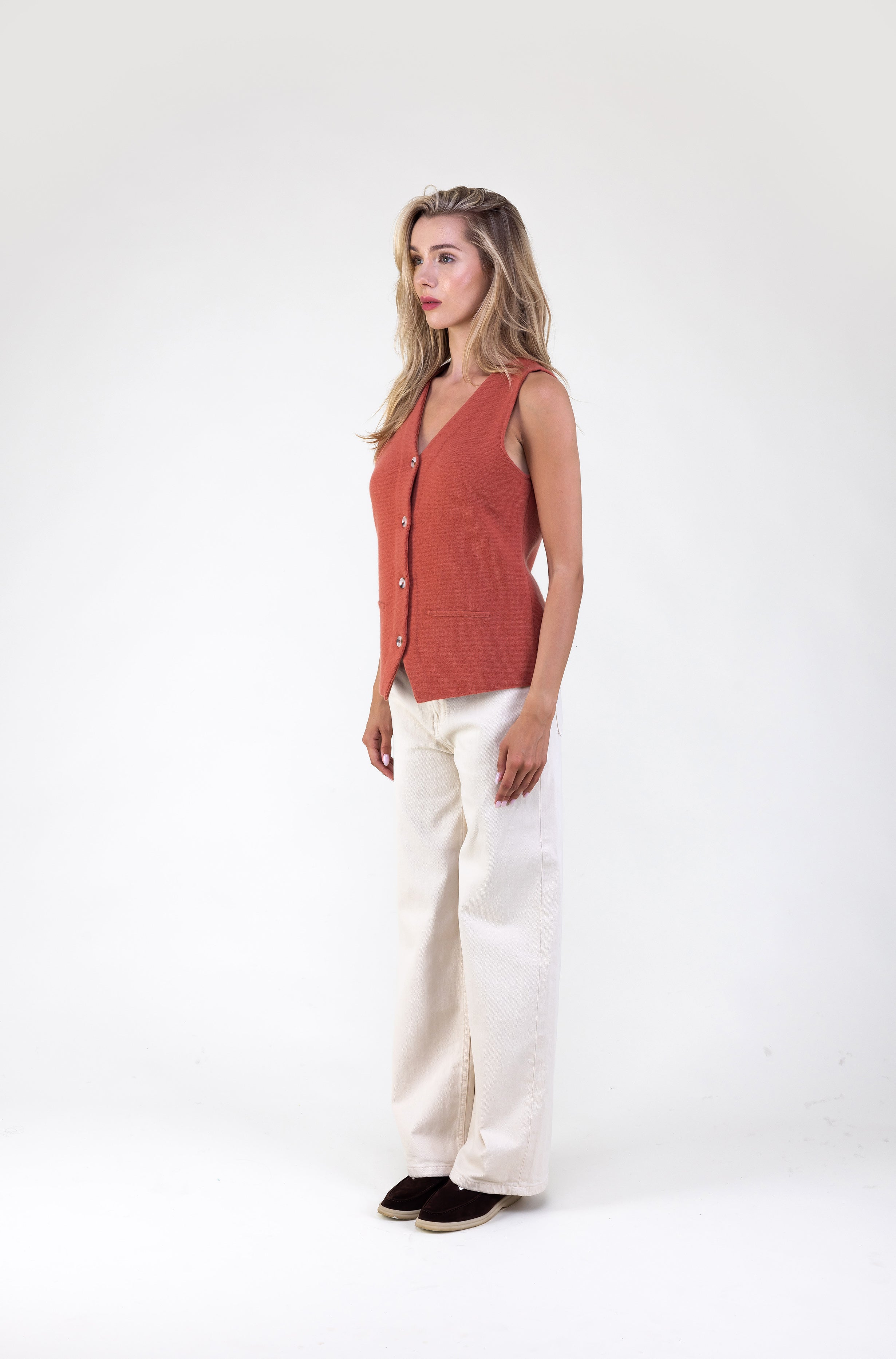 Van Kukil Sleeveless Cashmere Button Vest