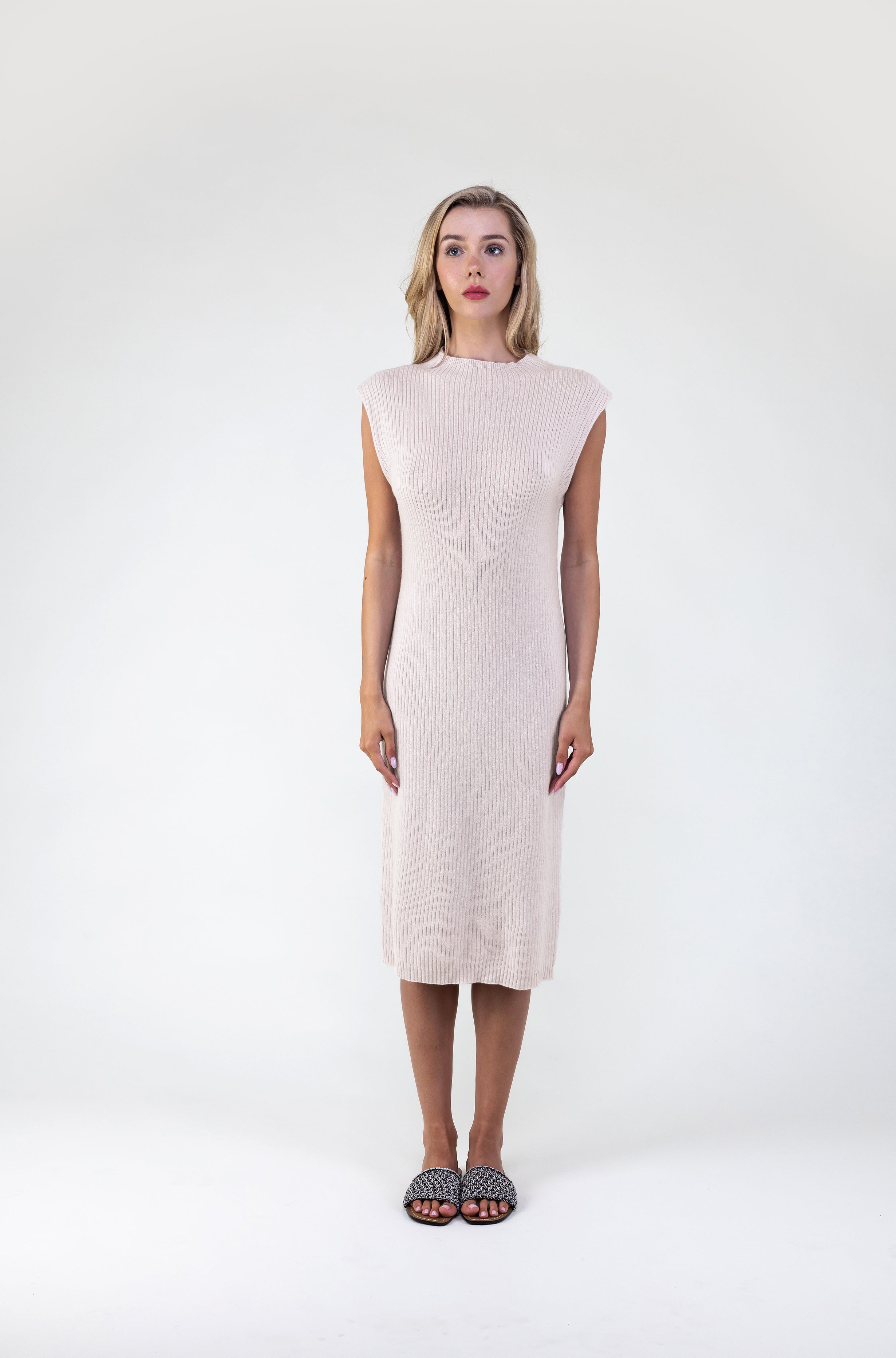Van Kukil Cap Sleeve Ribbed Midi Dress