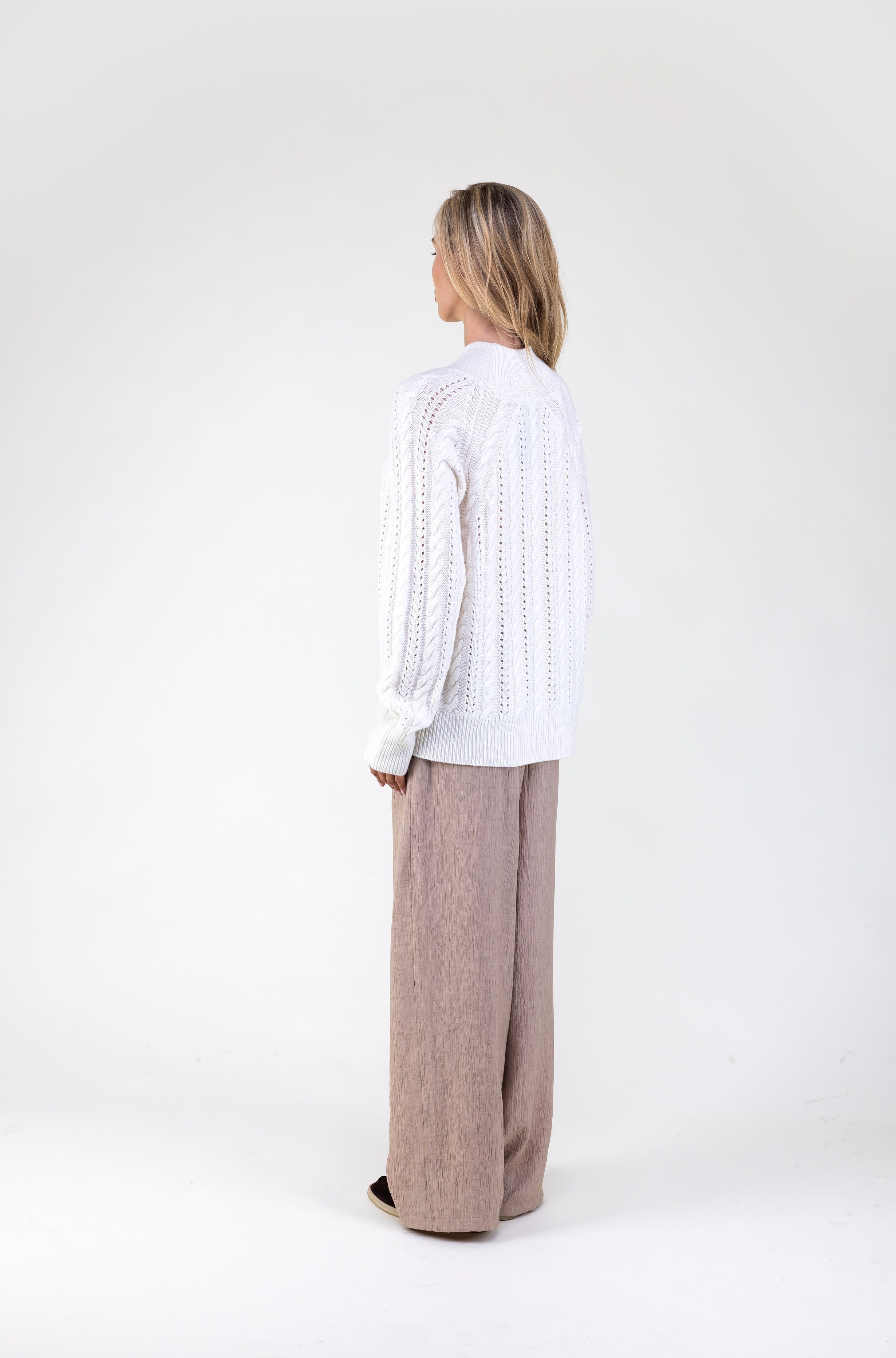Van Kukil Cashmere Cable-Knit Eyelet Sweater