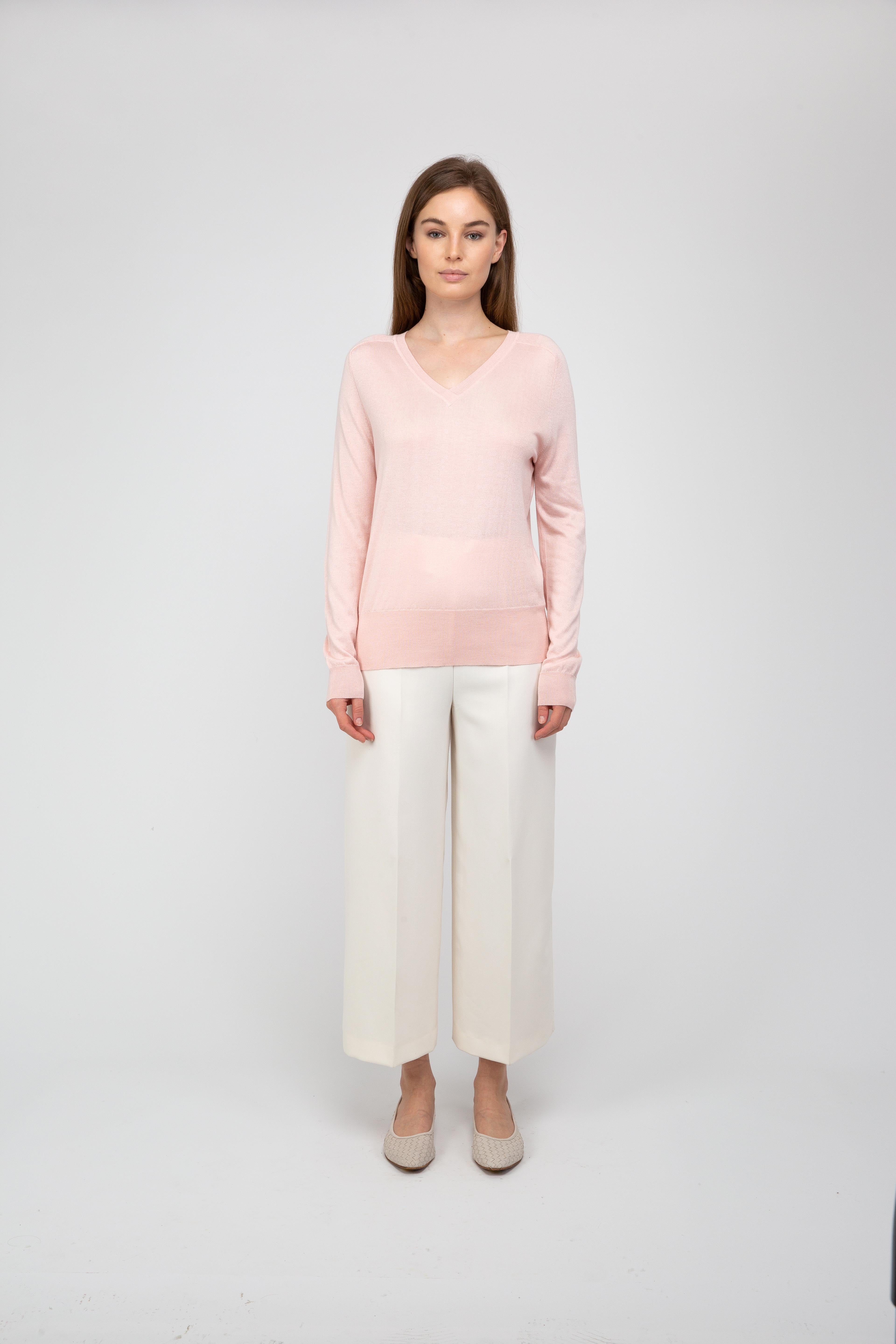 Van Kukil Cashmere Classic V-Neck Jumper