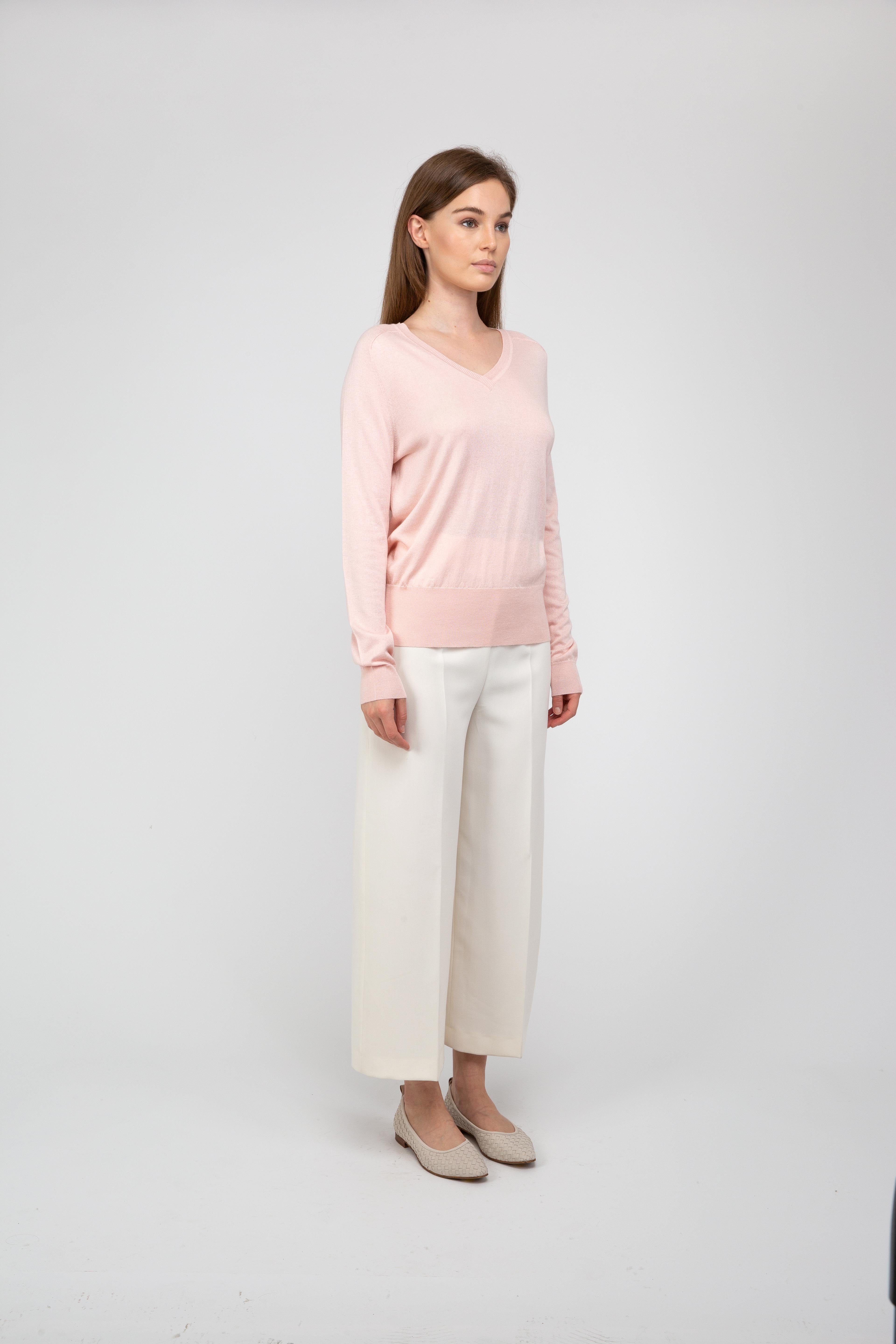Van Kukil Cashmere Classic V-Neck Jumper
