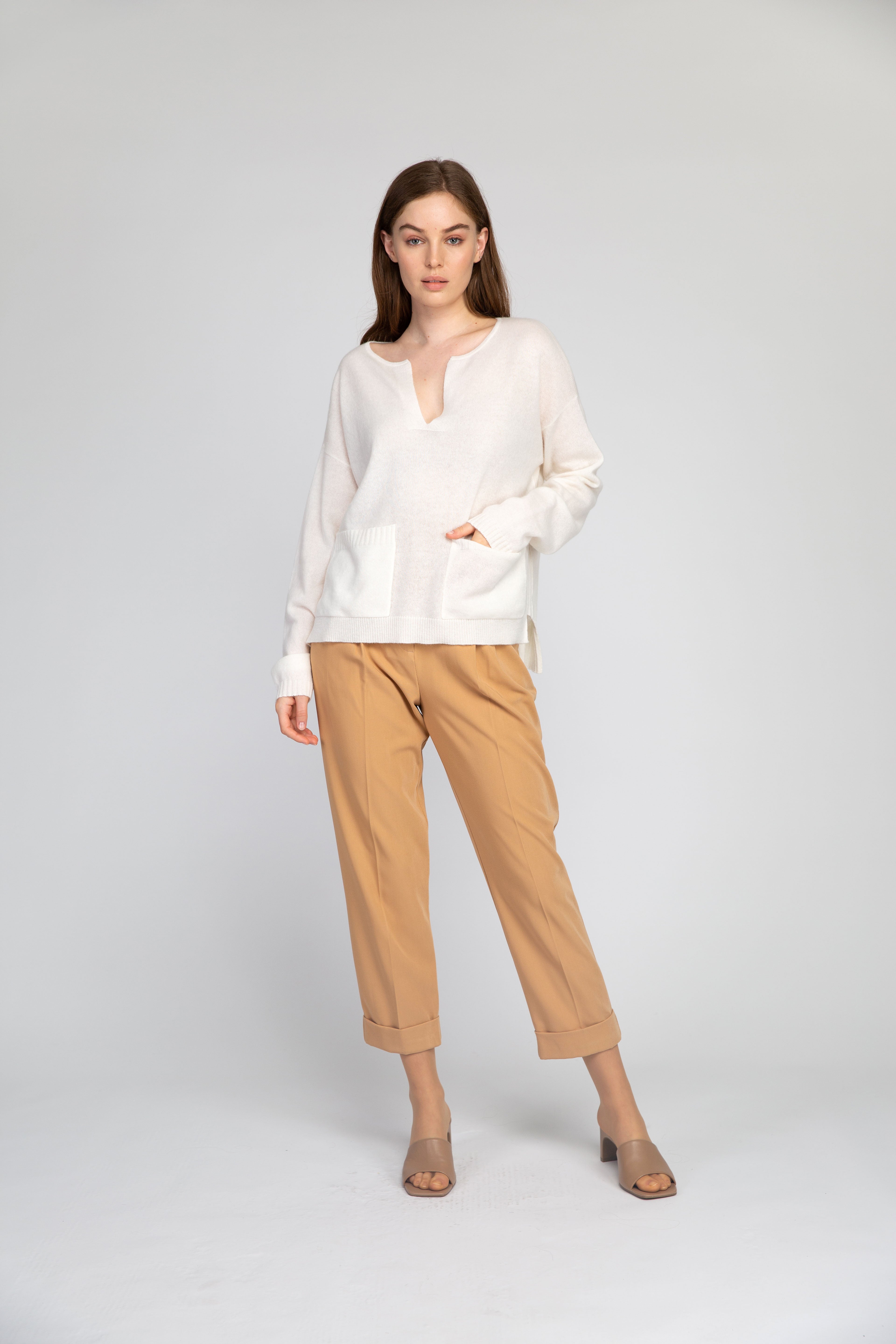 VAN KUKIL V NECK POCKET JUMPER