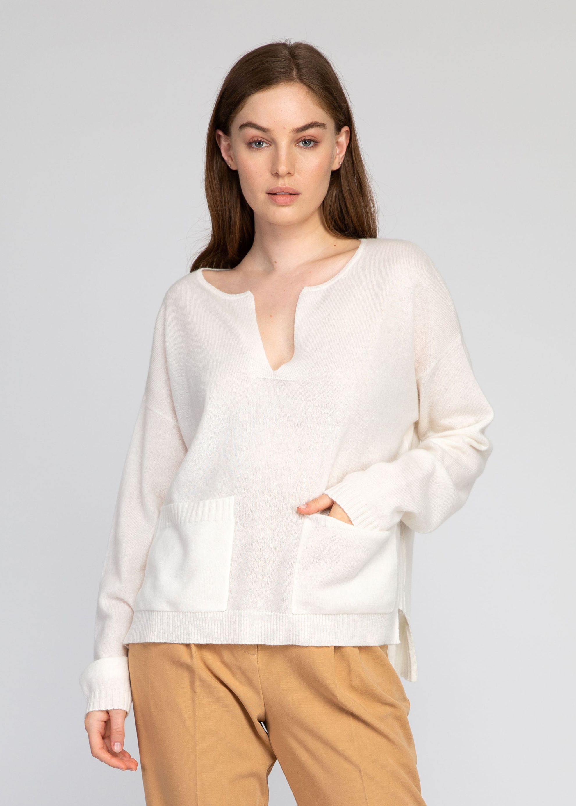 VAN KUKIL V NECK POCKET JUMPER