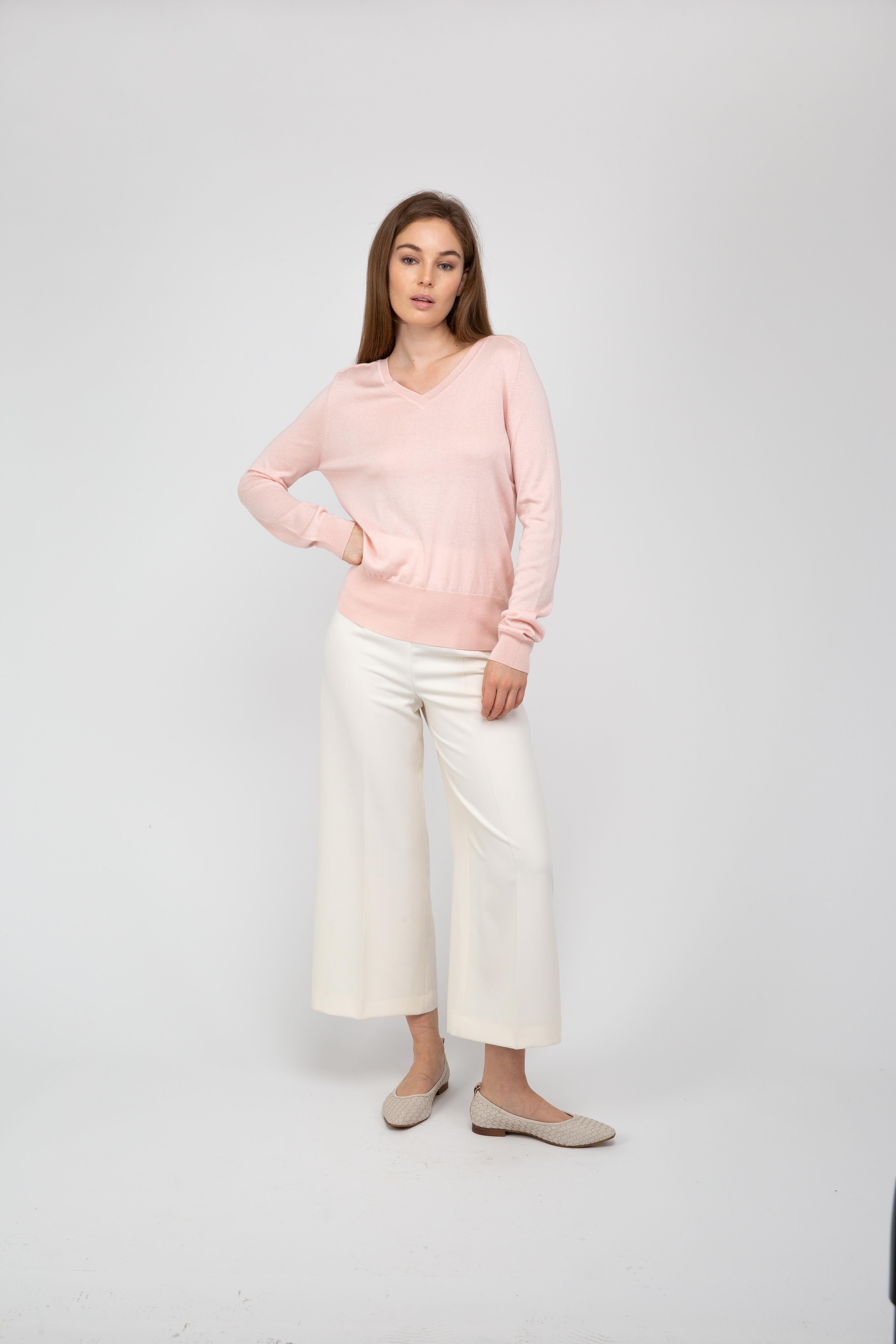 Van Kukil Cashmere Classic V-Neck Jumper