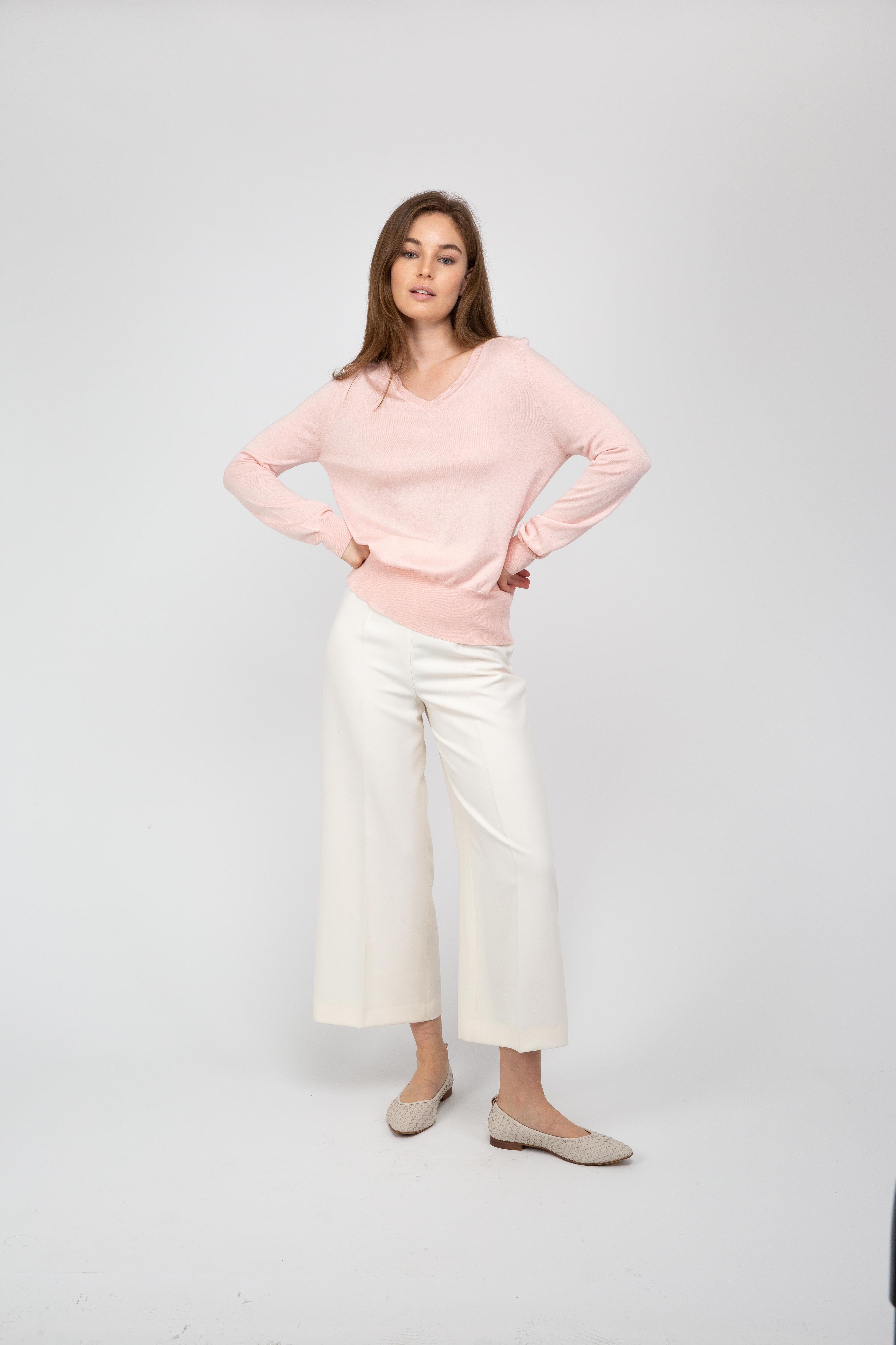 Van Kukil Cashmere Classic V-Neck Jumper