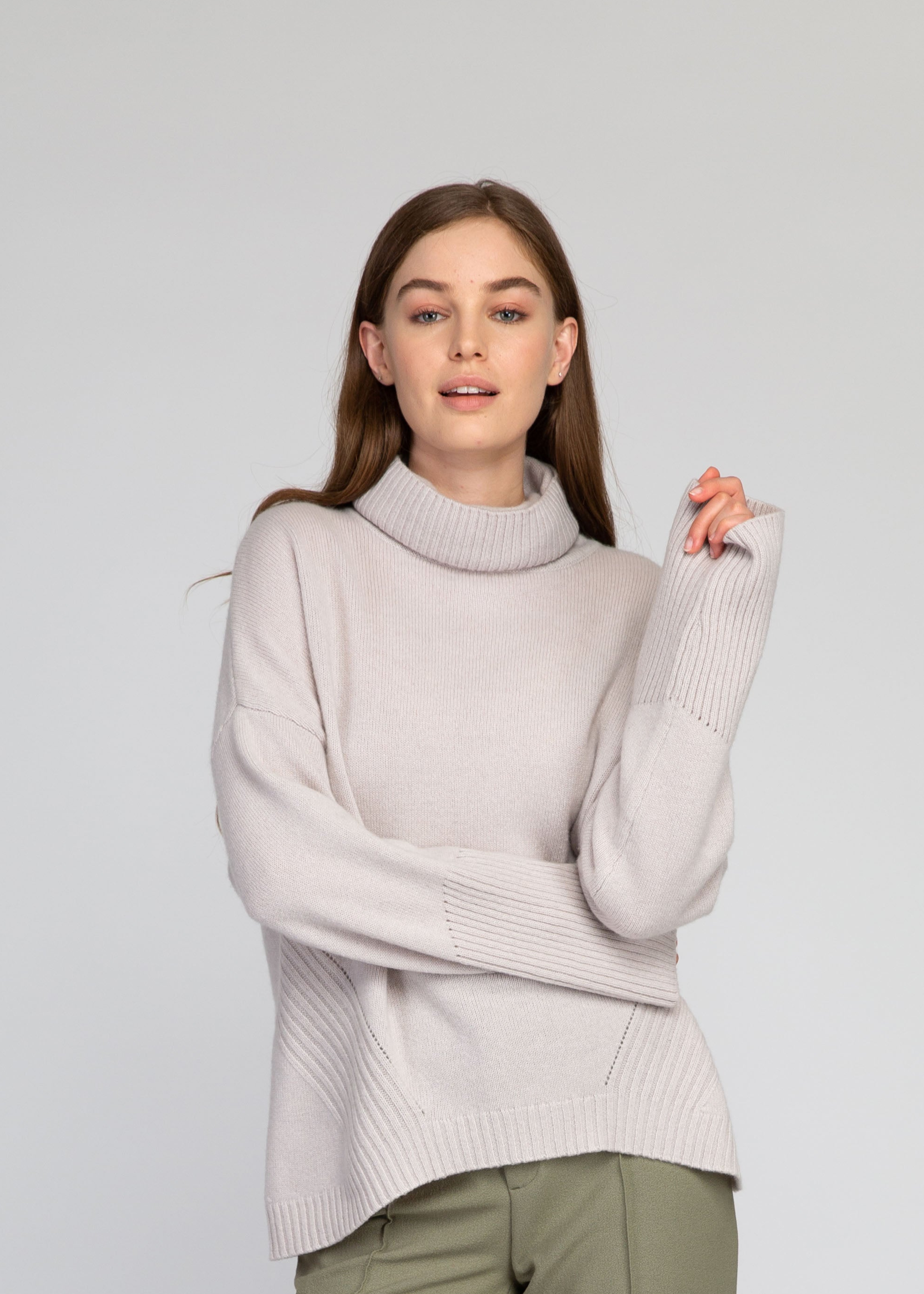 VAN KUKIL ROLL NECK RIB EYELET