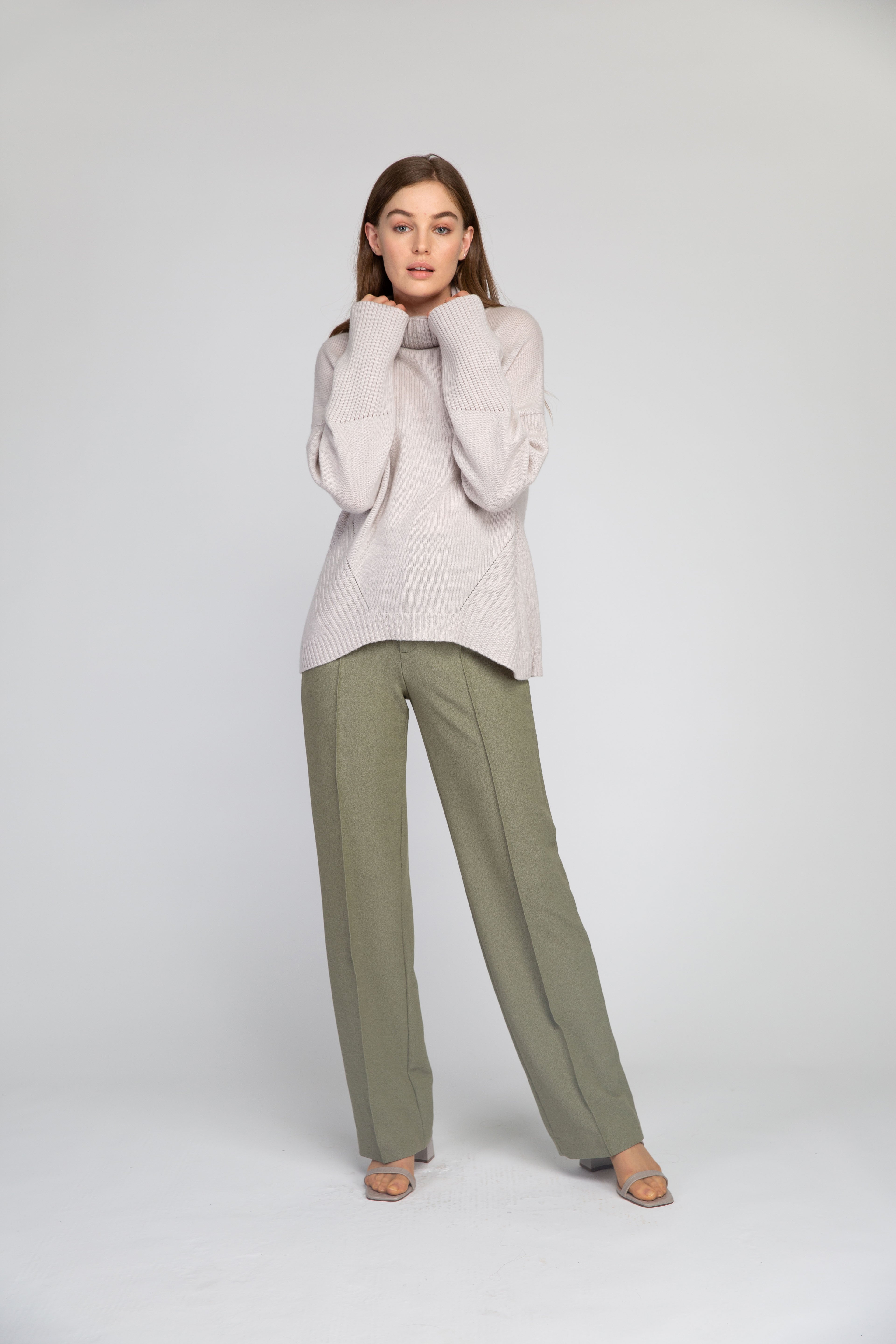 VAN KUKIL ROLL NECK RIB EYELET