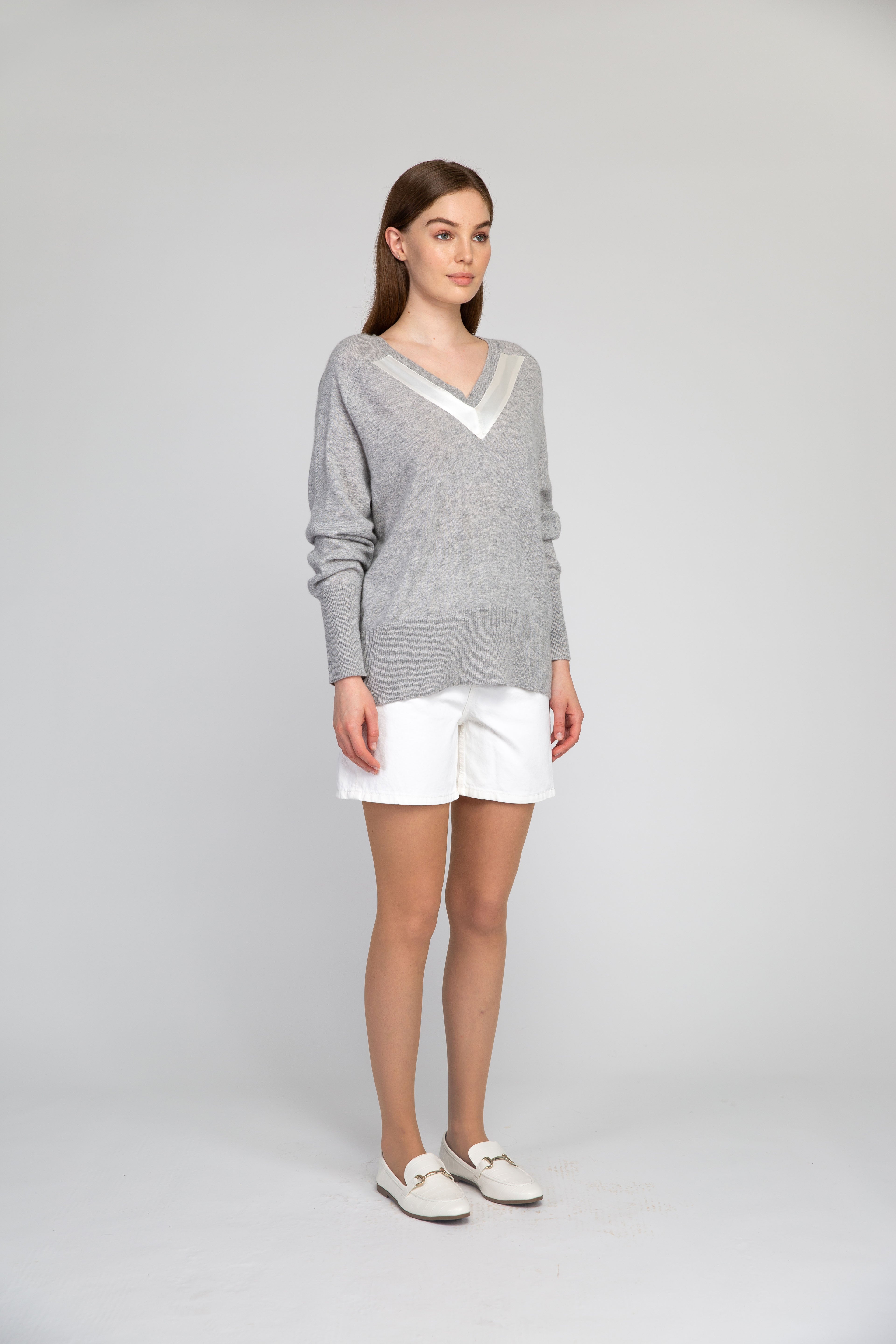 VAN KUKIL V NECK JUMPER WITHOUT PATCH