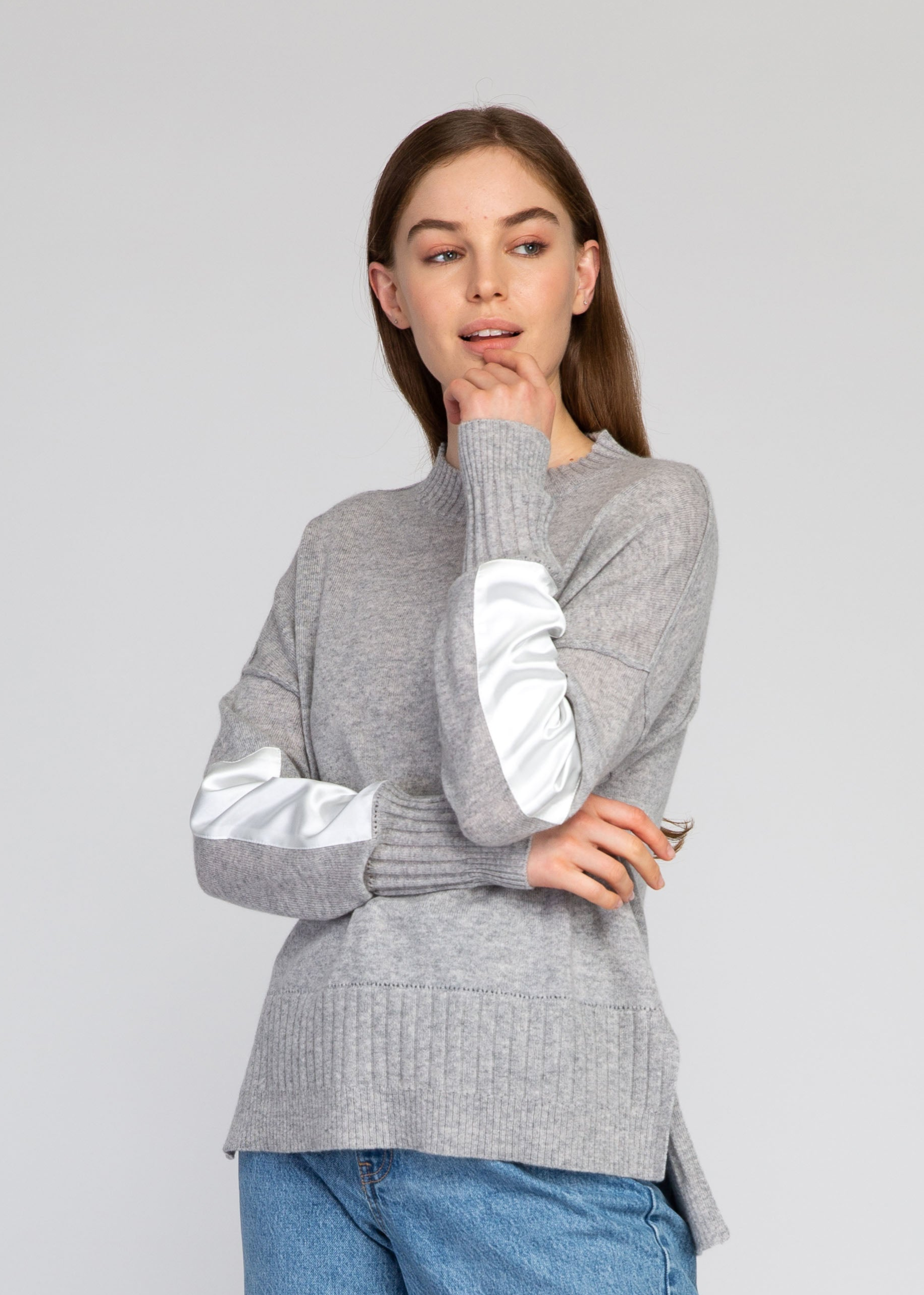 VAN KUKIL CREW NECK SILK PATCH