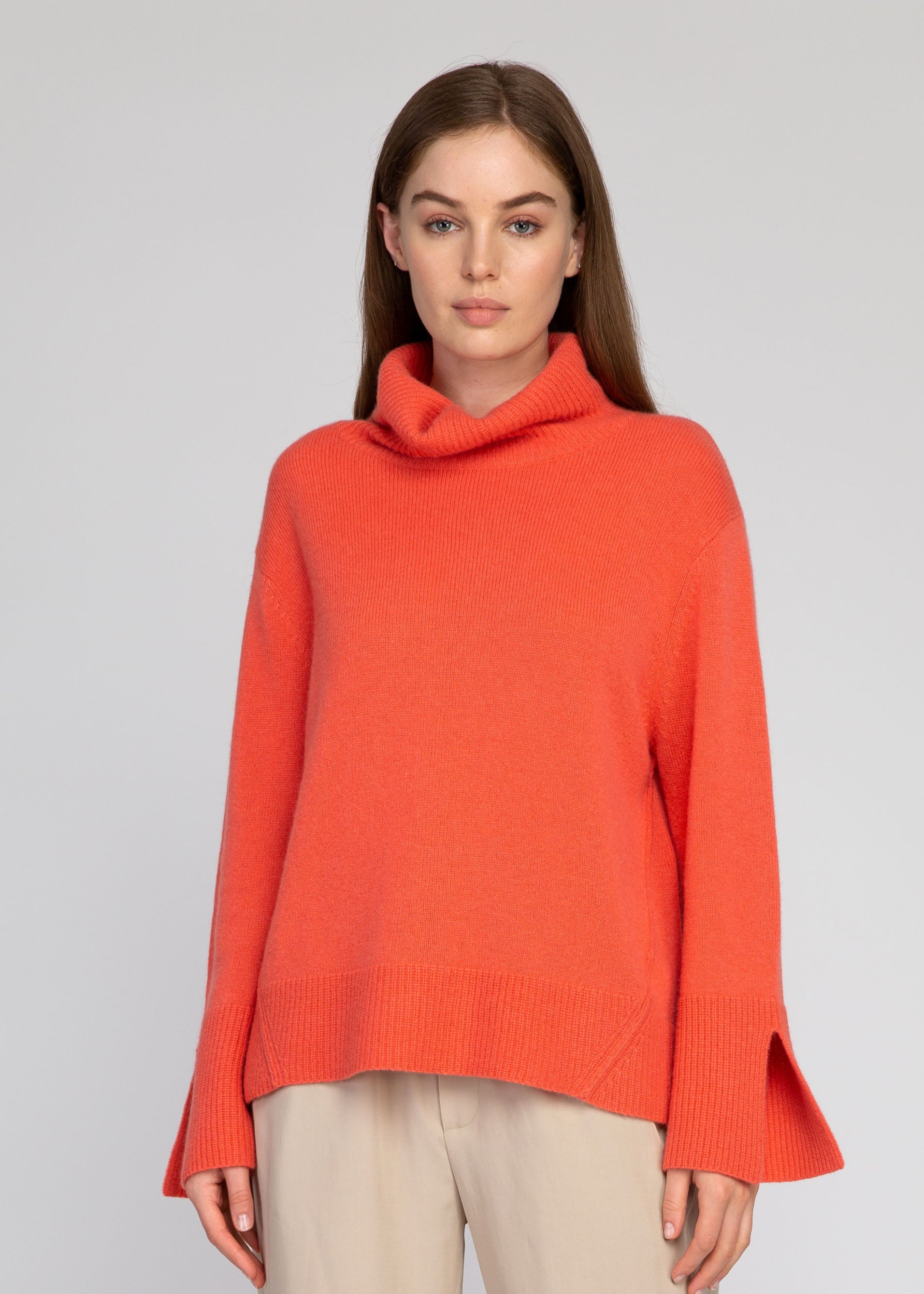 VAN KUKIL ROLL NECK SLIT CUFF