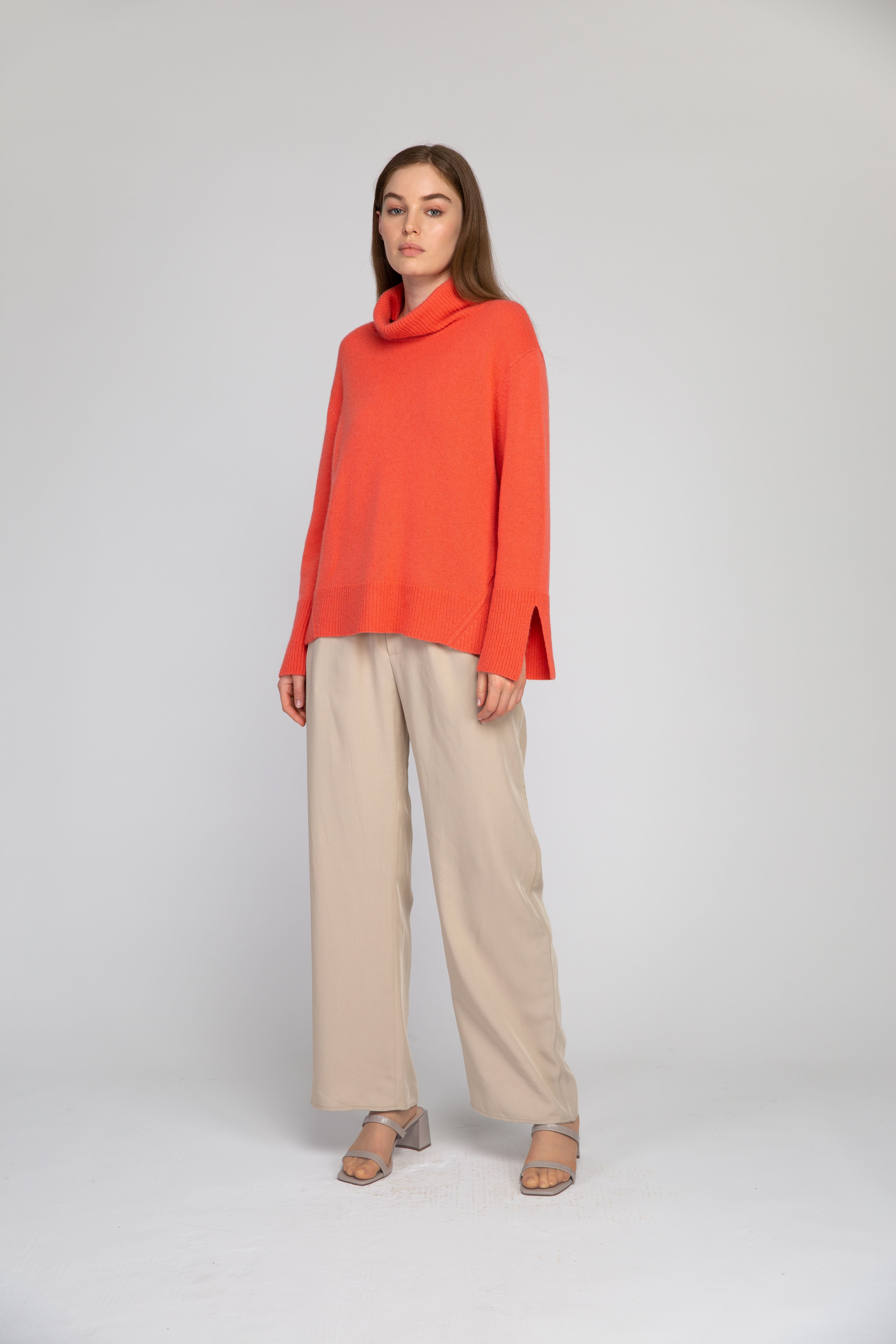 VAN KUKIL ROLL NECK SLIT CUFF